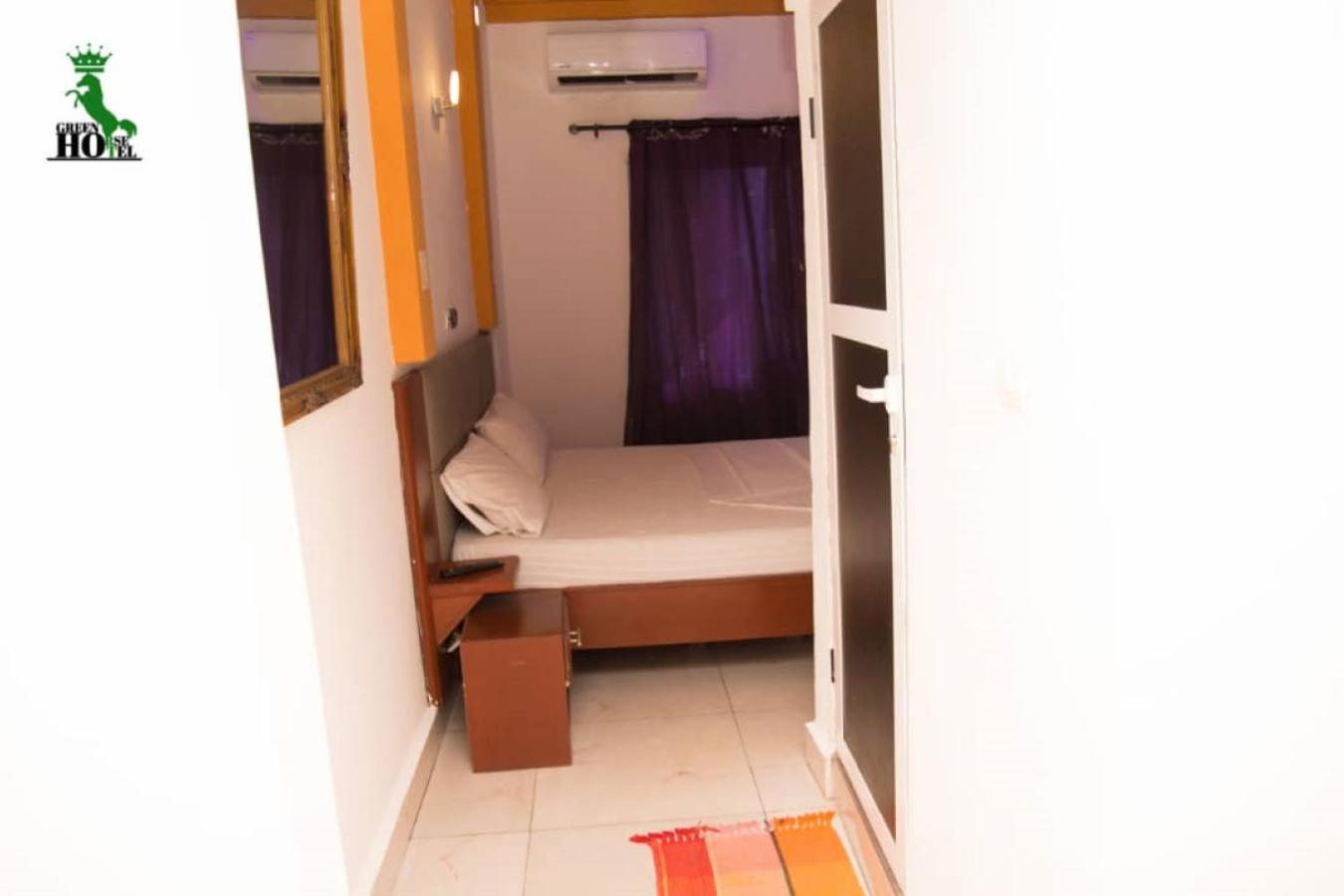 Deluxe Room (2 Adults + 1 Child) photo 2