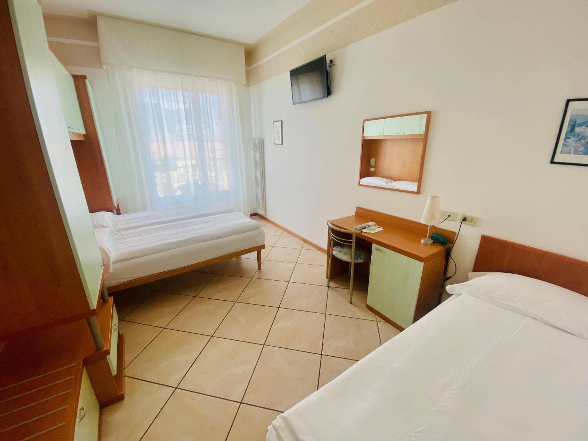 Double or Twin Room photo 1