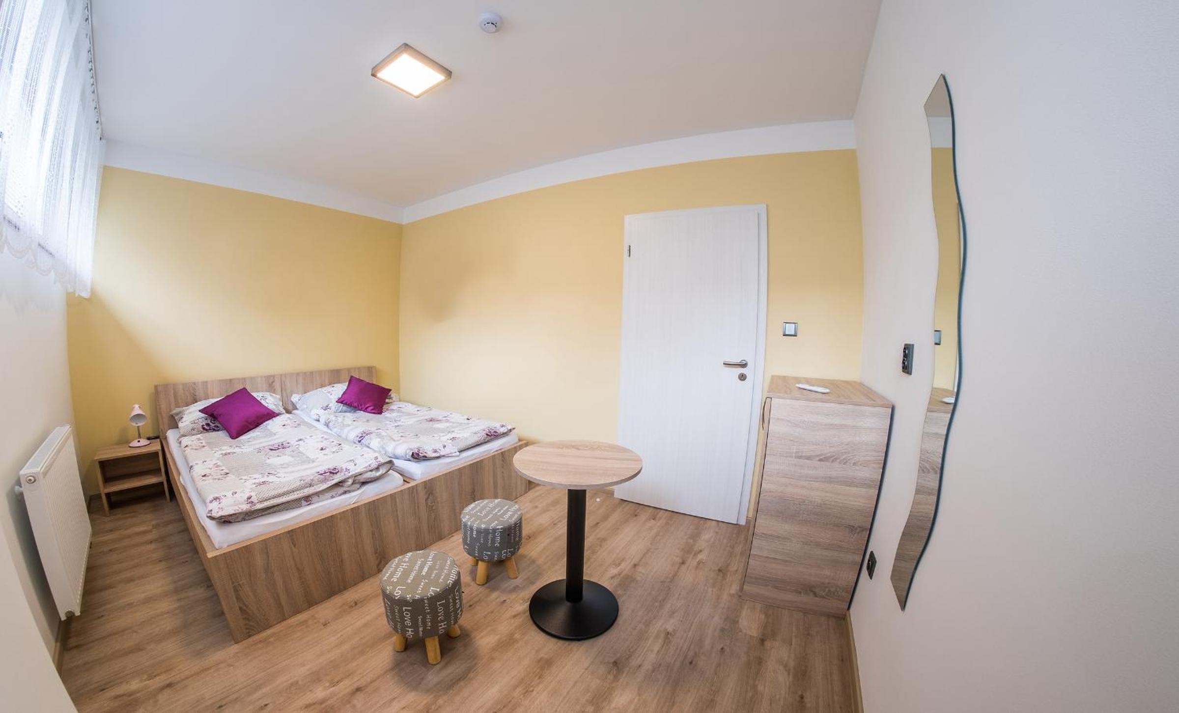 Single Room with Private Bathroom photo 1