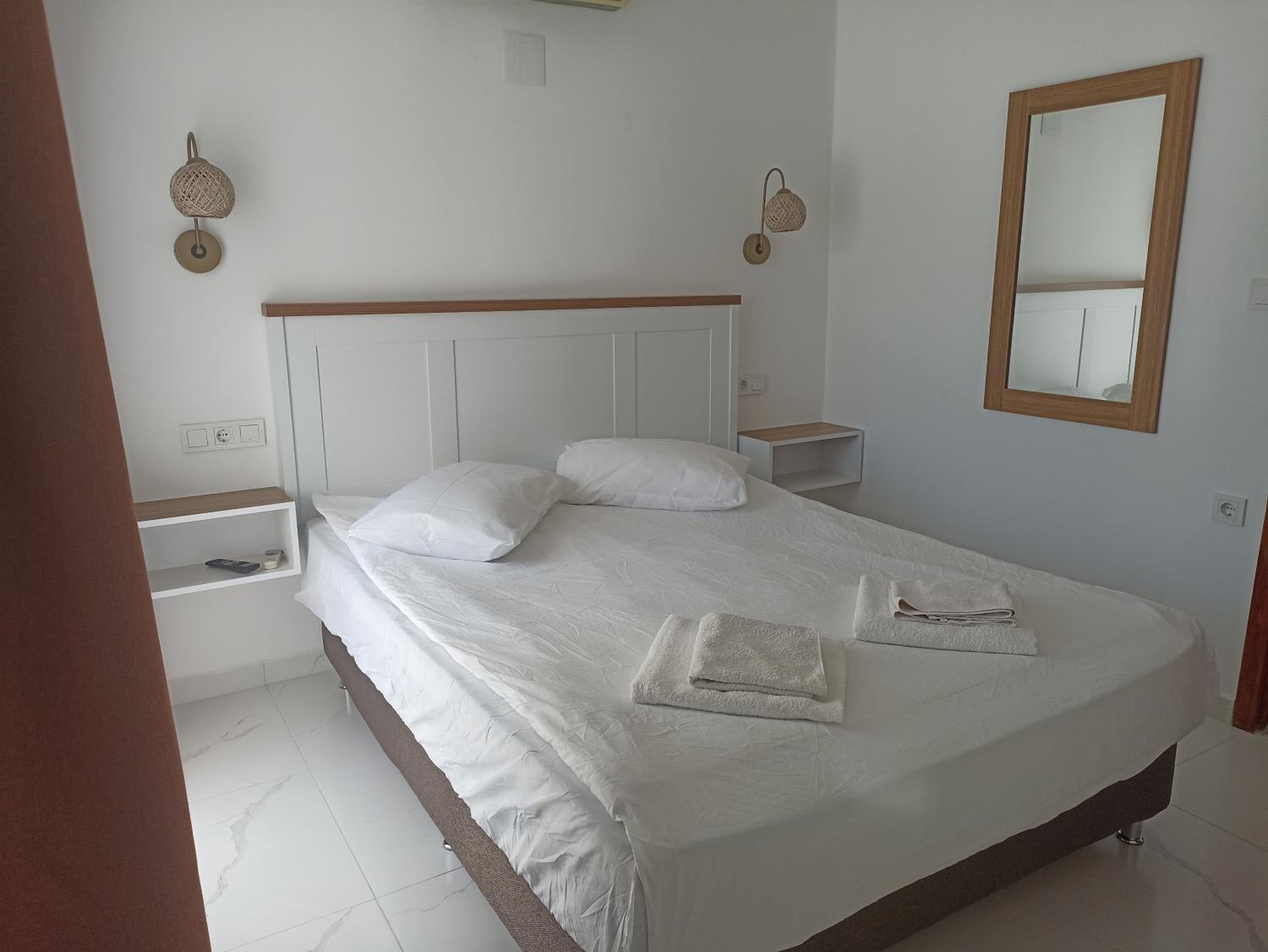 Double Room - Photo 3