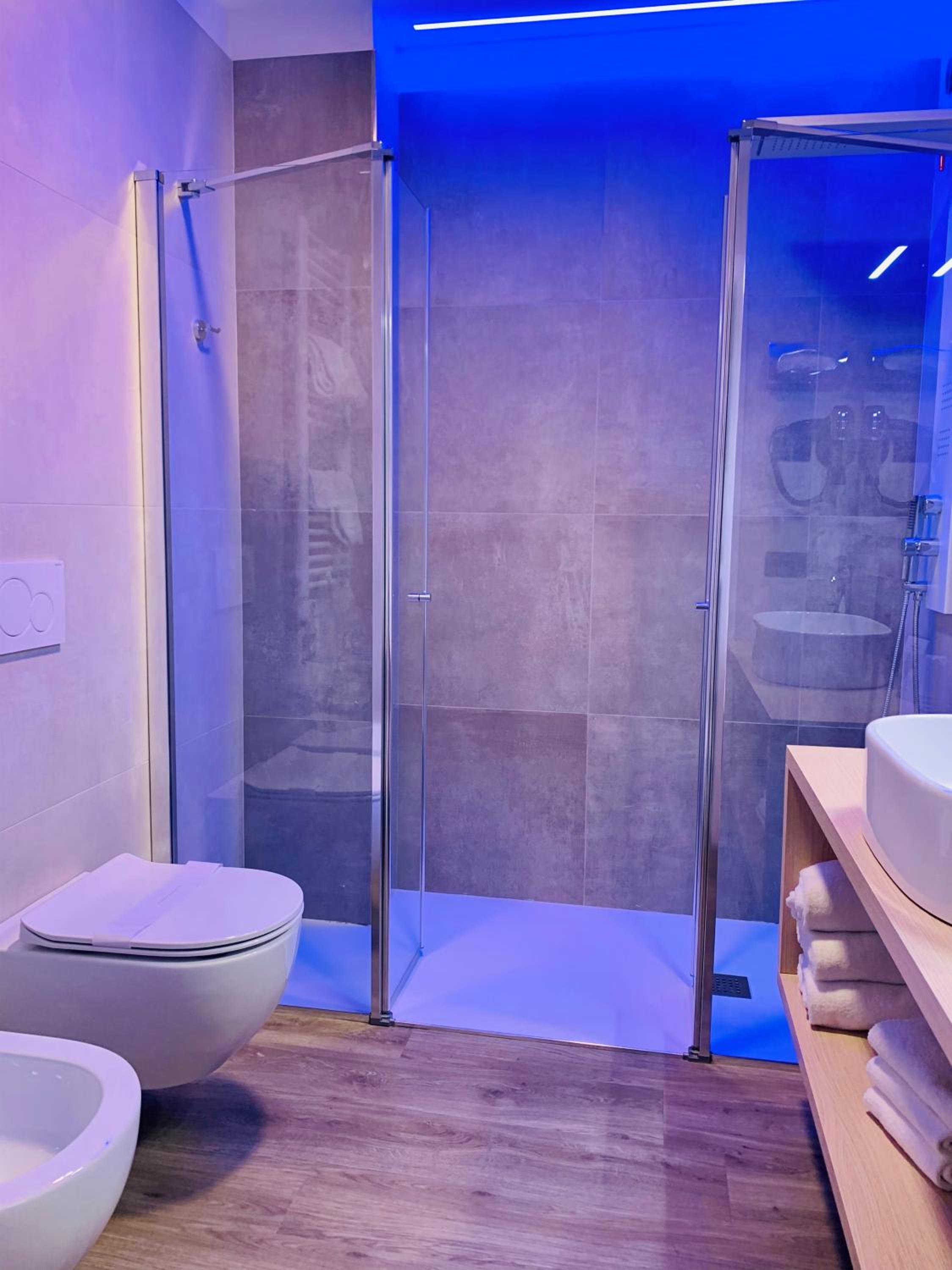 Quadruple Room with Garden View - Photo 6