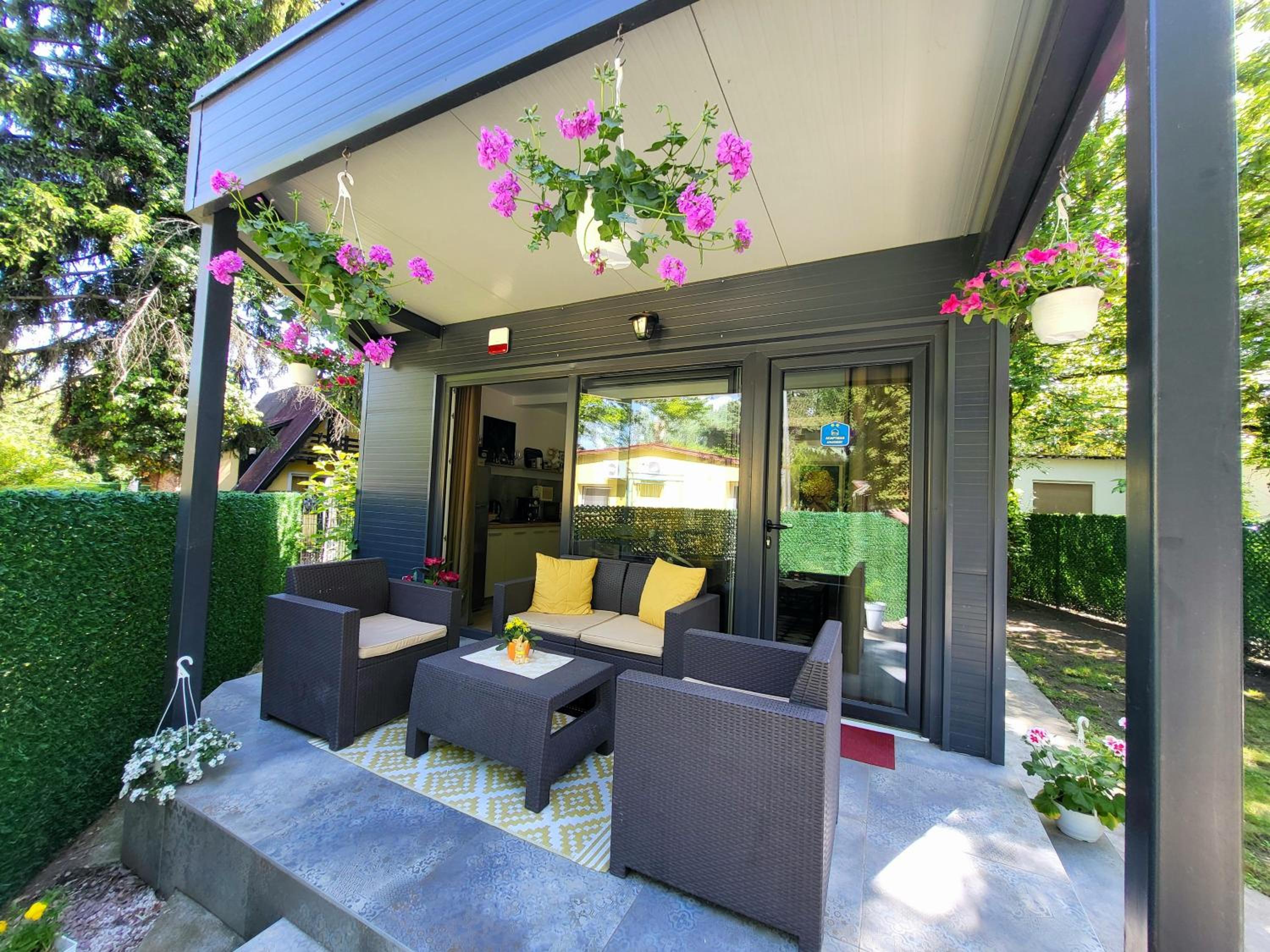 One-Bedroom House photo 1