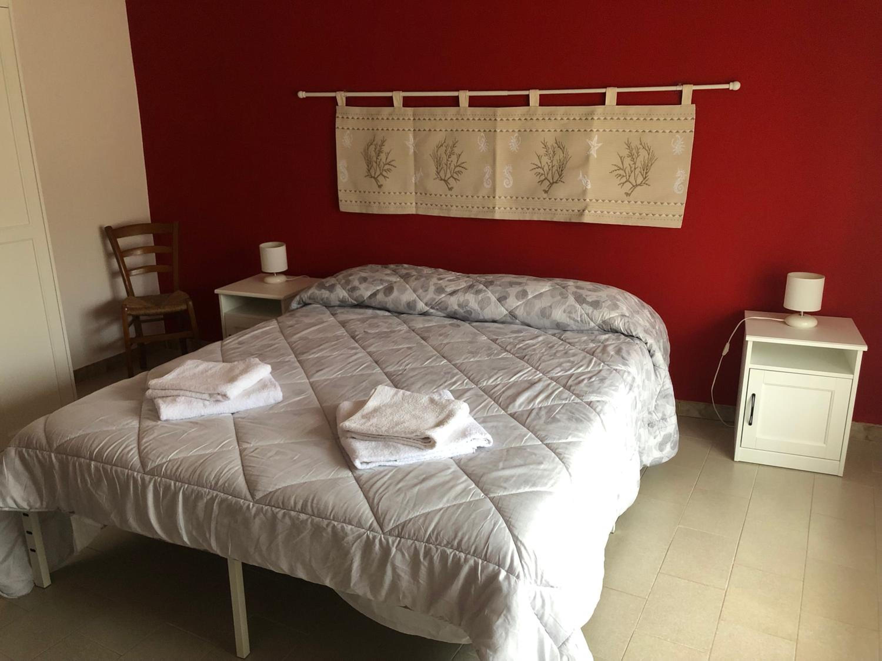 Large Double Room - Photo 9