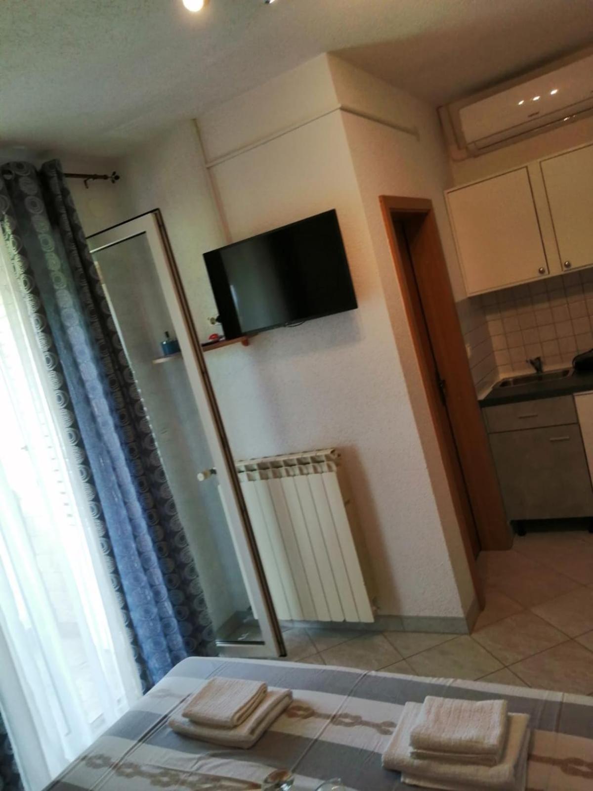Studio with Balcony - Photo 32