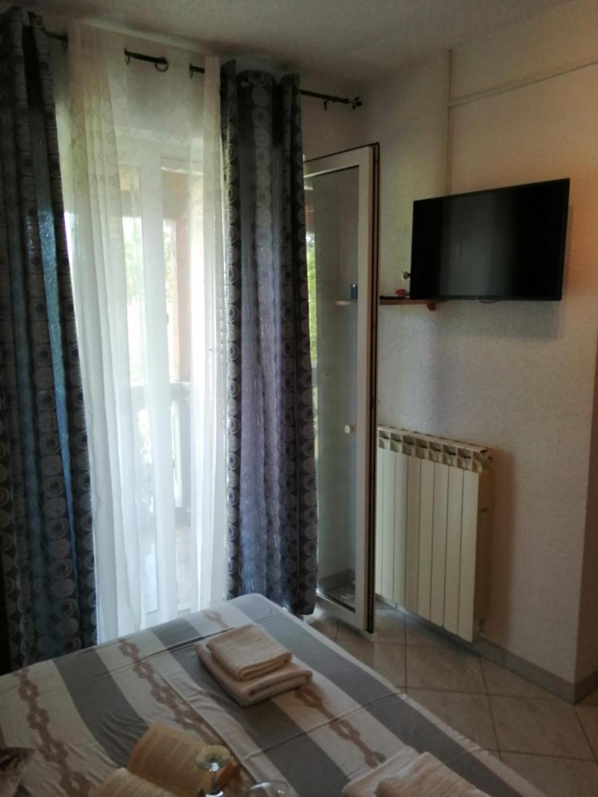 Studio with Balcony - Photo 23