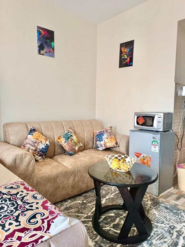 One-Bedroom Apartment photo 2