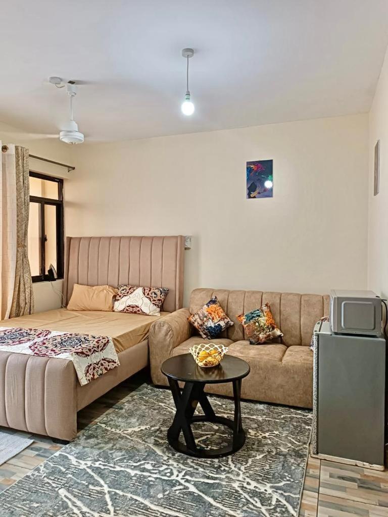 One-Bedroom Apartment photo 1
