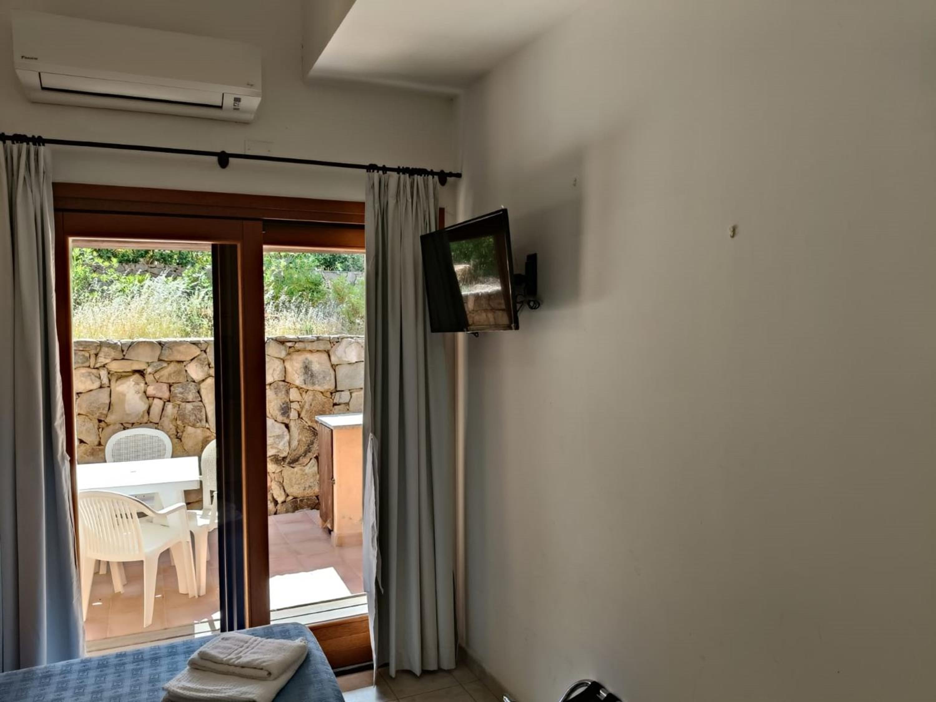 Twin Room - Photo 12