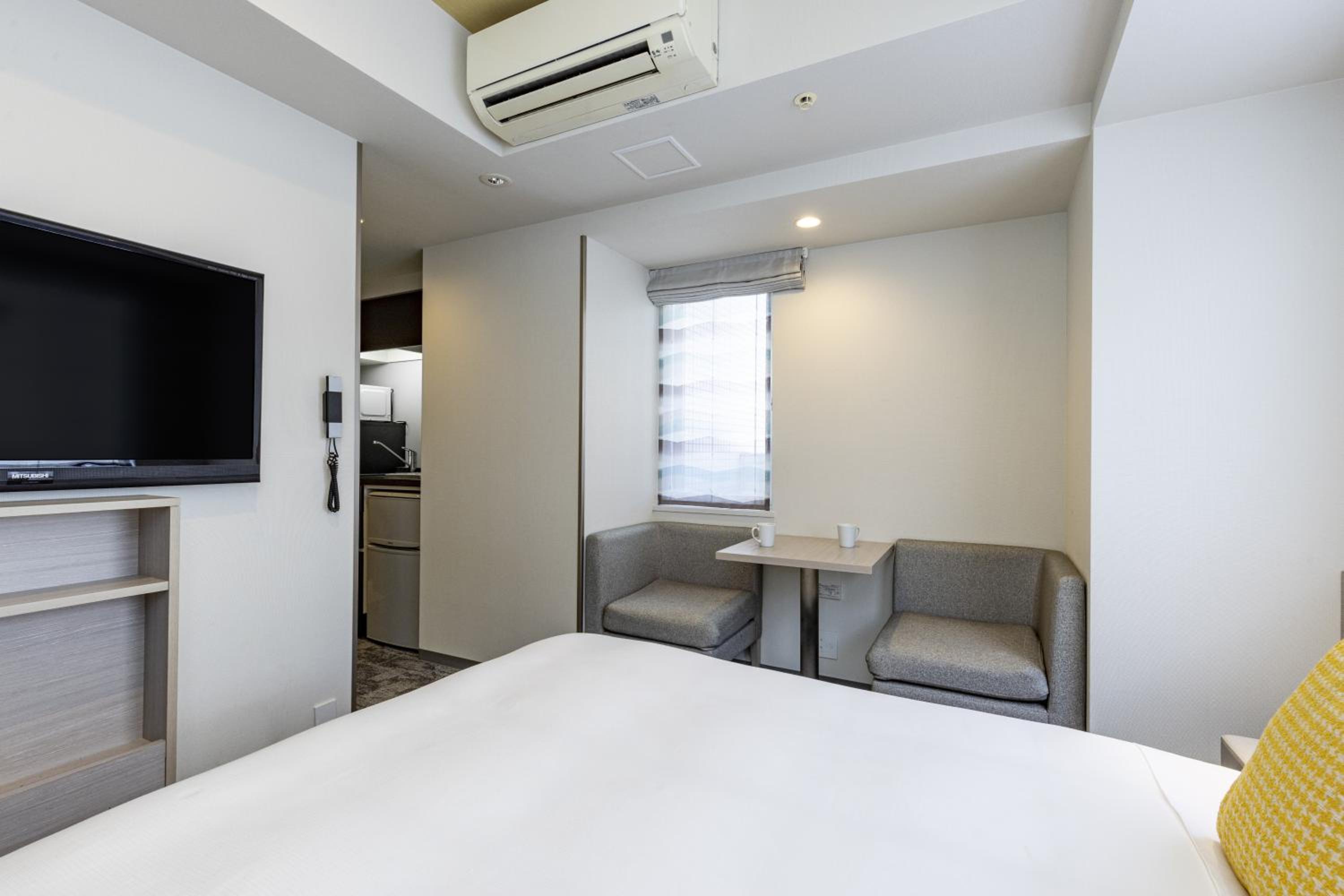 Residential Double Room with Queen Bed 1-2Adult