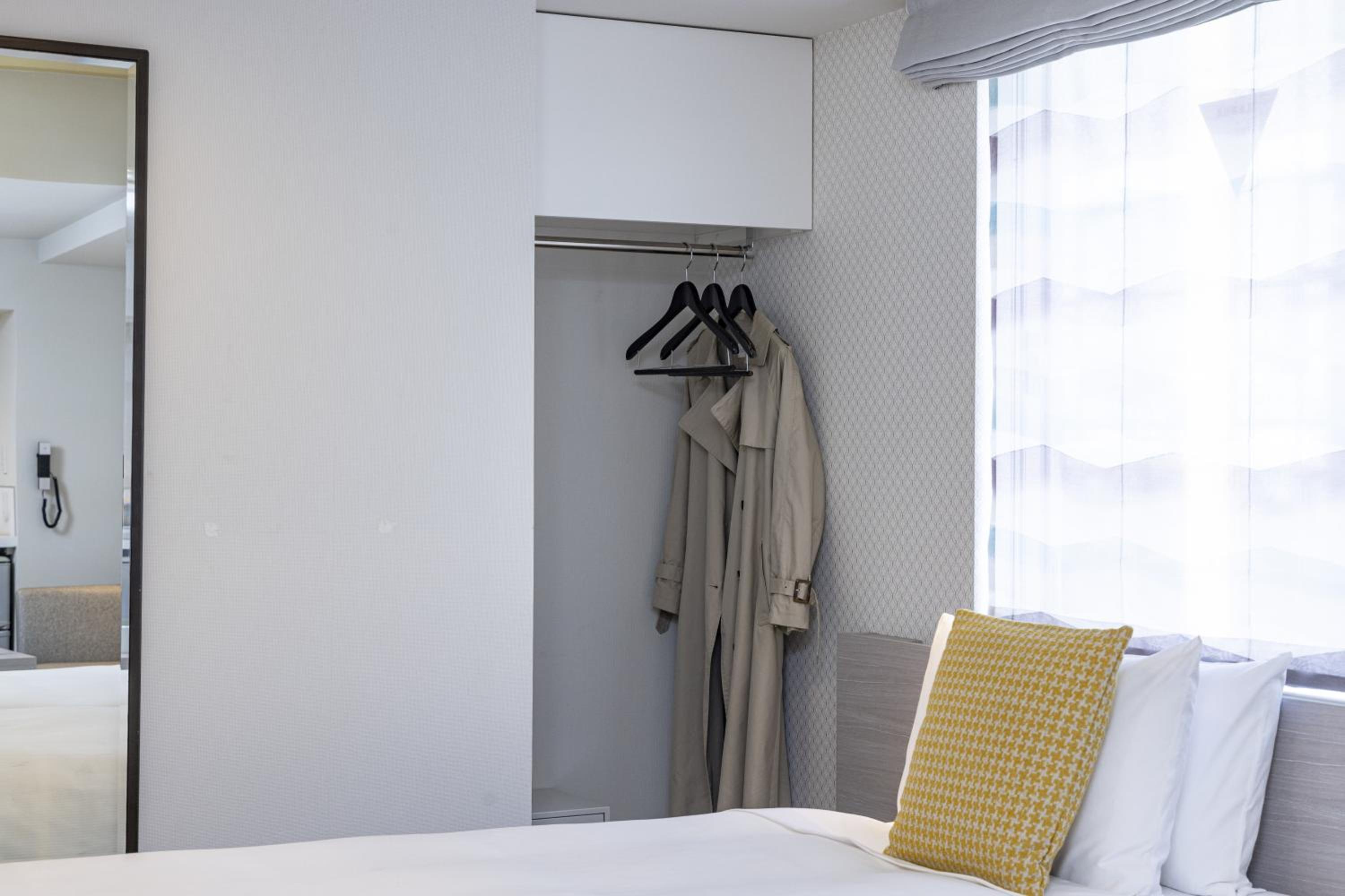 Superior Twin Room and In-room Washer-Dryer 1-2Adult