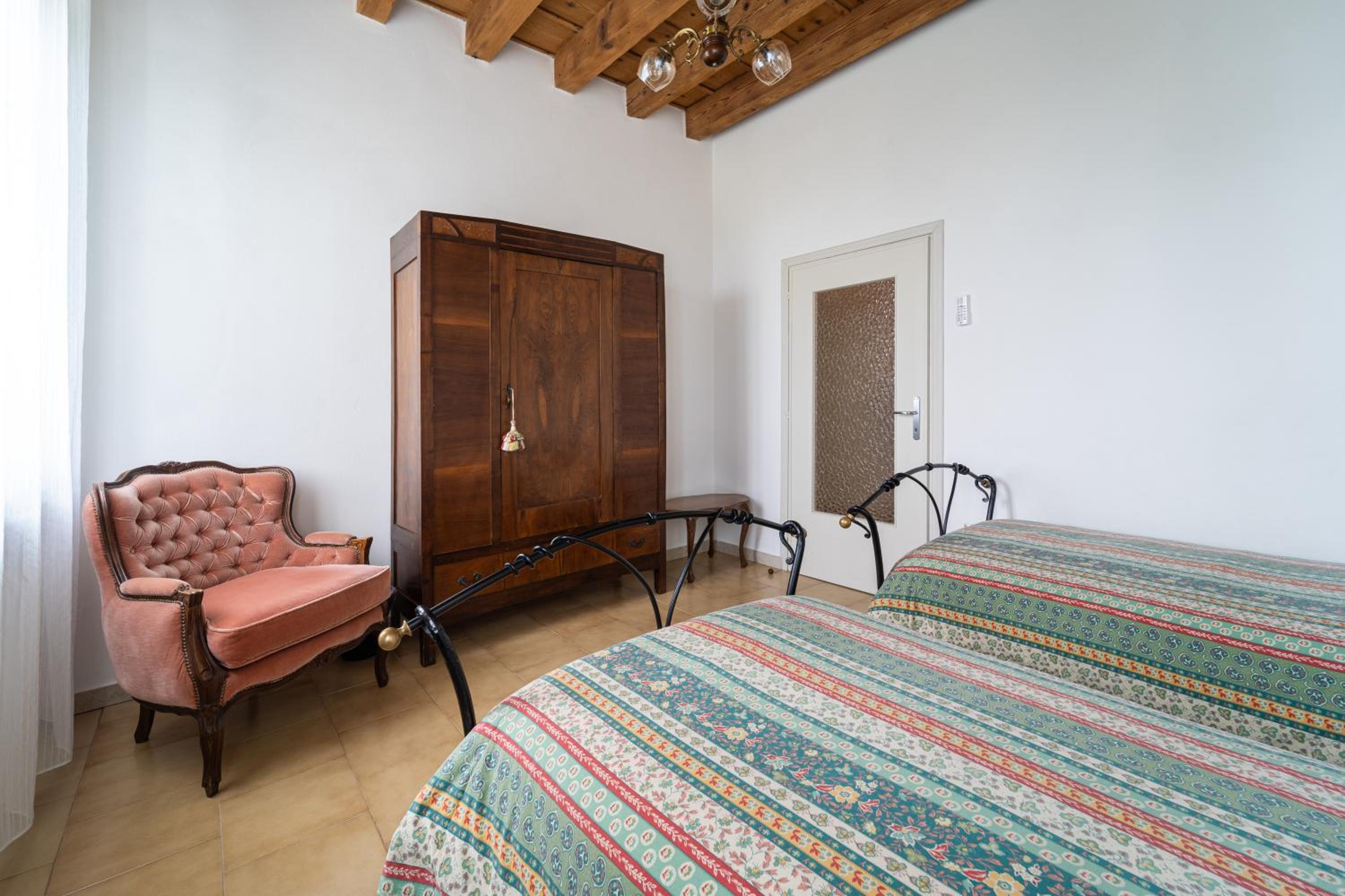 Family Two-Bedroom Apartment with View photo 2