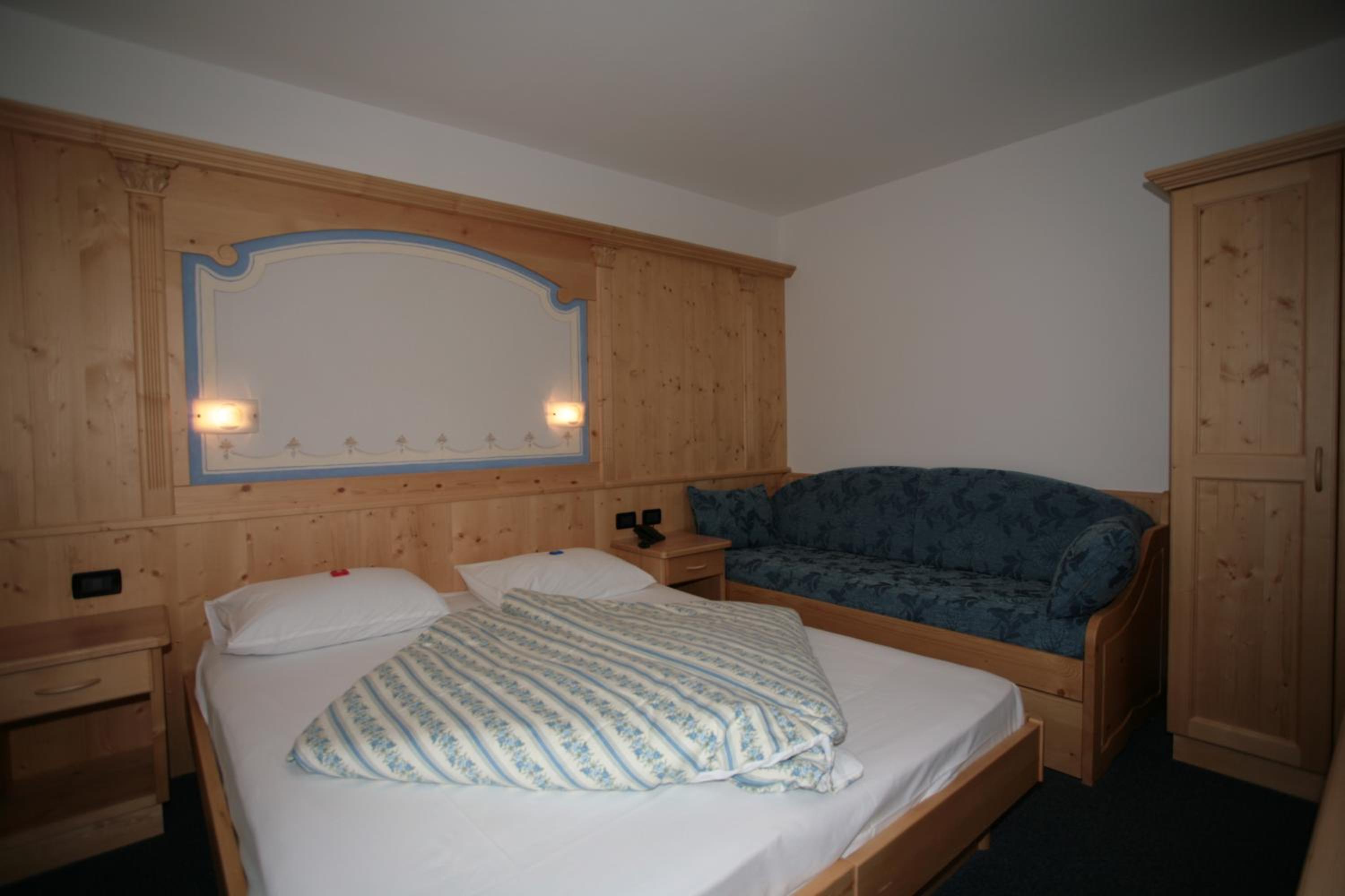 Double or Twin Room with Bathroom