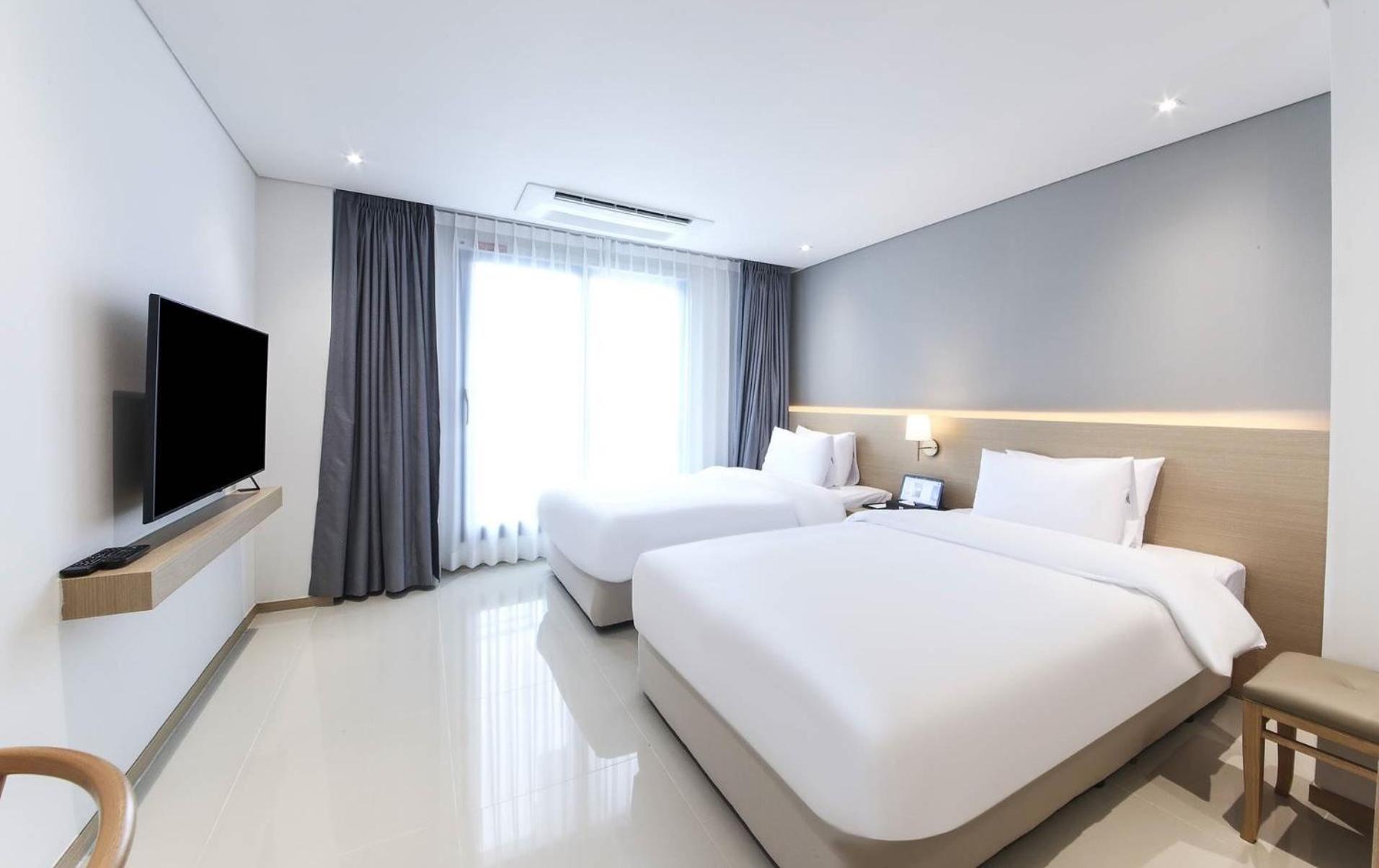 Deluxe Twin Room - Photo 3