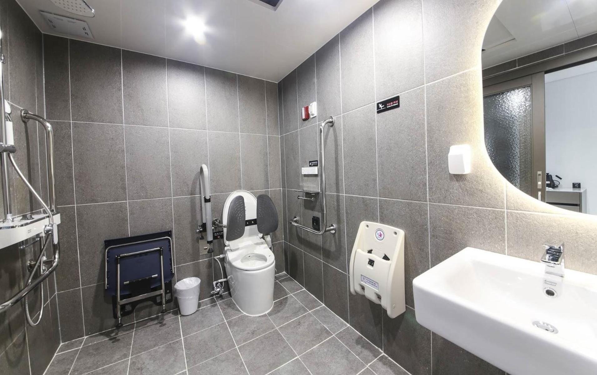 Twin Room - Disability Access