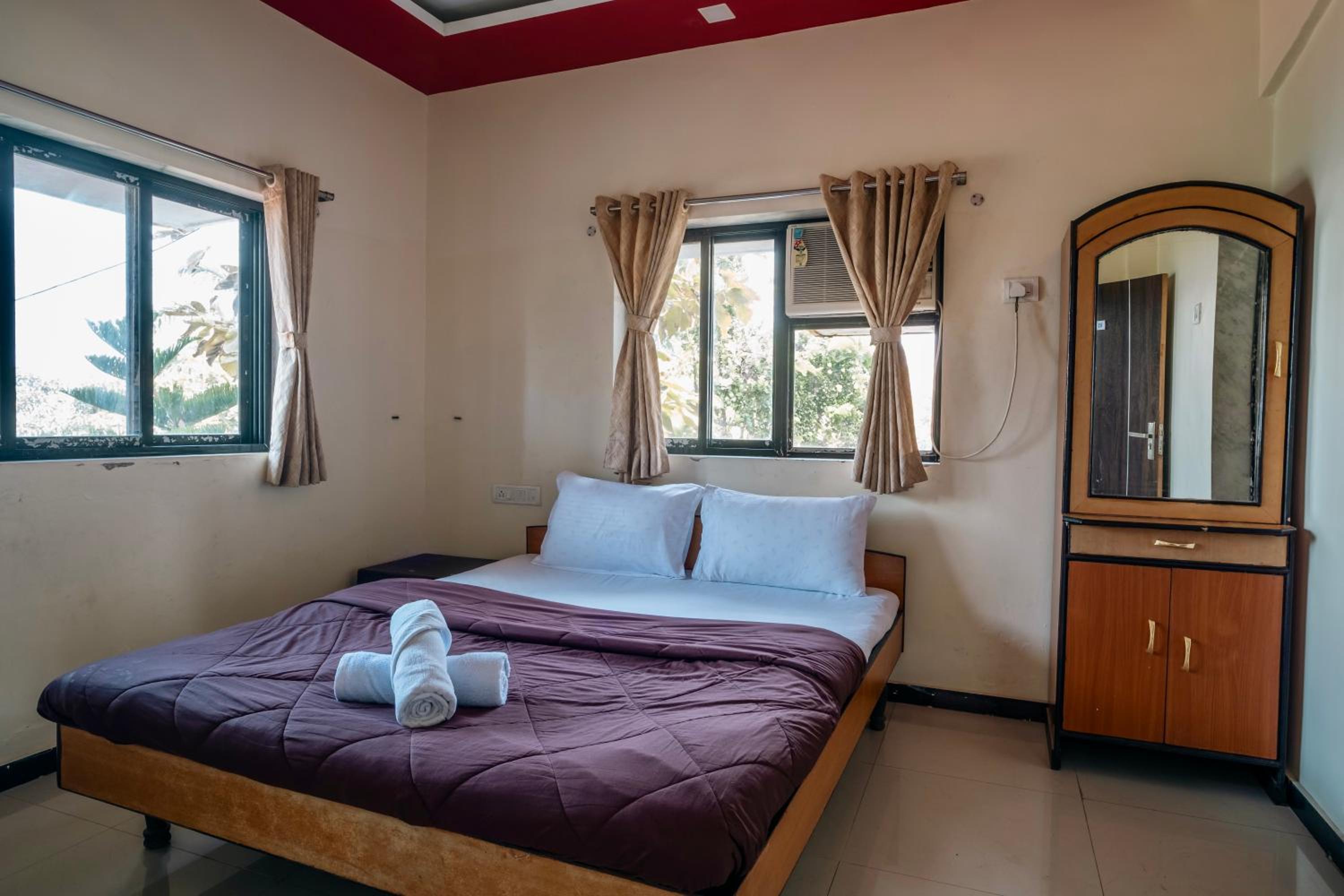 Three-Bedroom Villa - Photo 23
