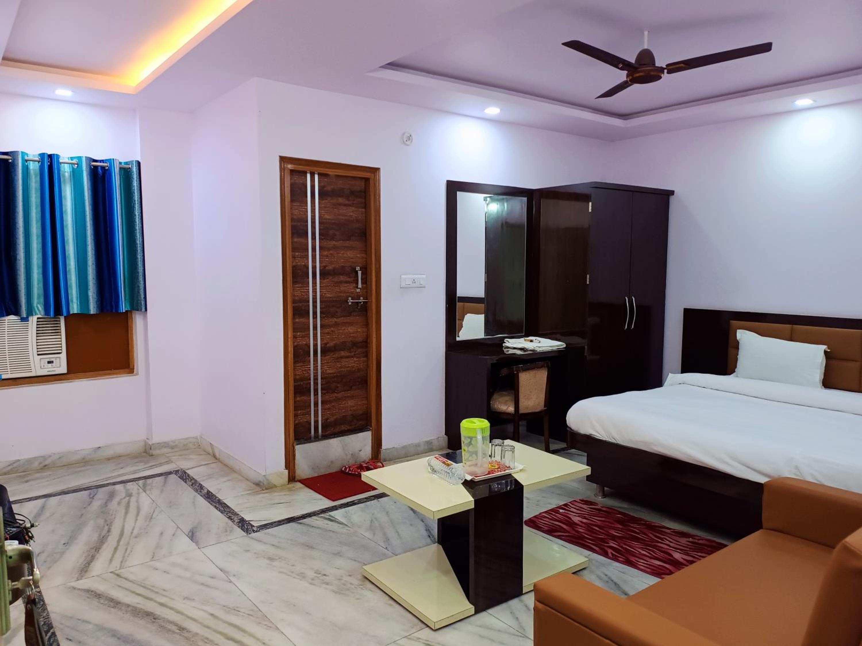 Deluxe King Room photo 3