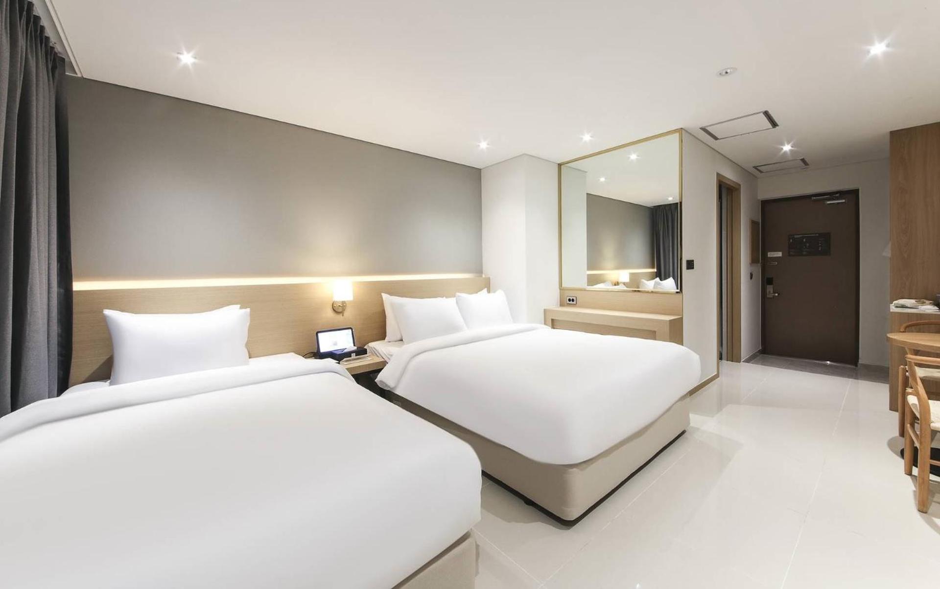 Twin Room - Photo 5