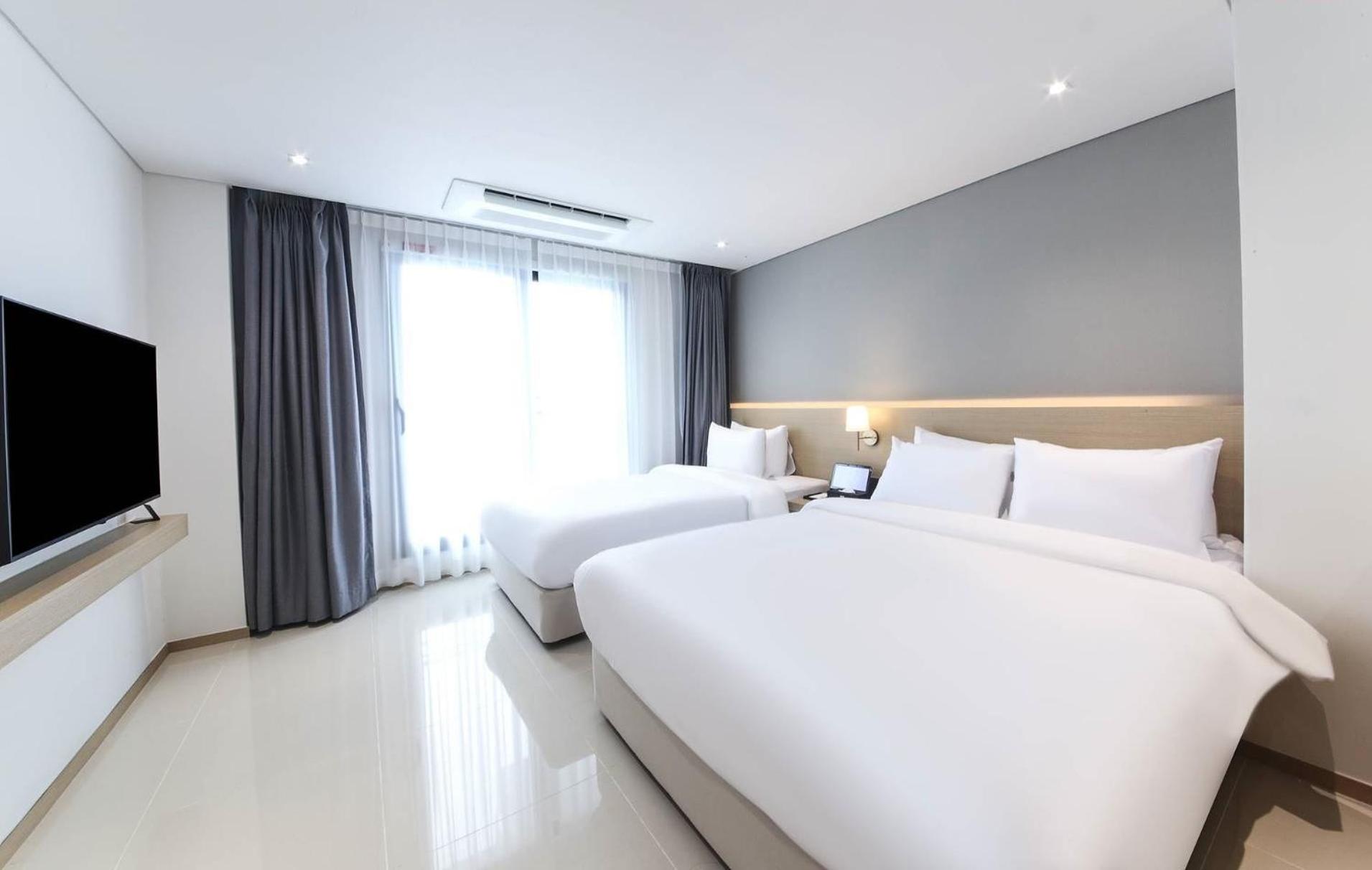 Twin Room - Photo 4