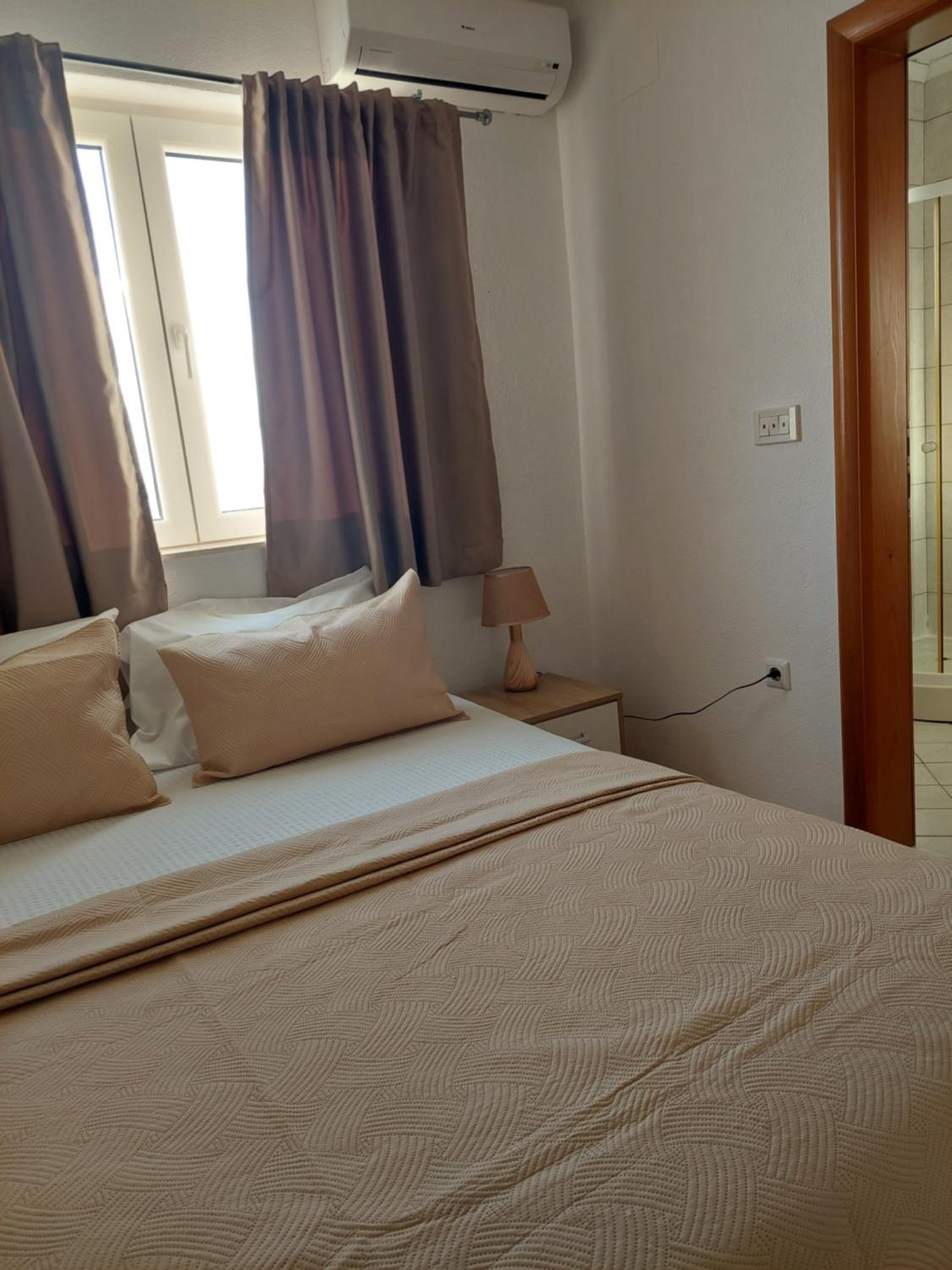 Double Room with Private Bathroom photo 1