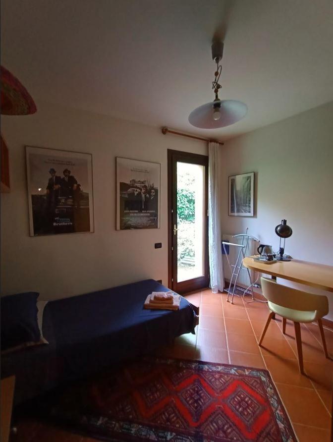 Single Room with Shared Bathroom