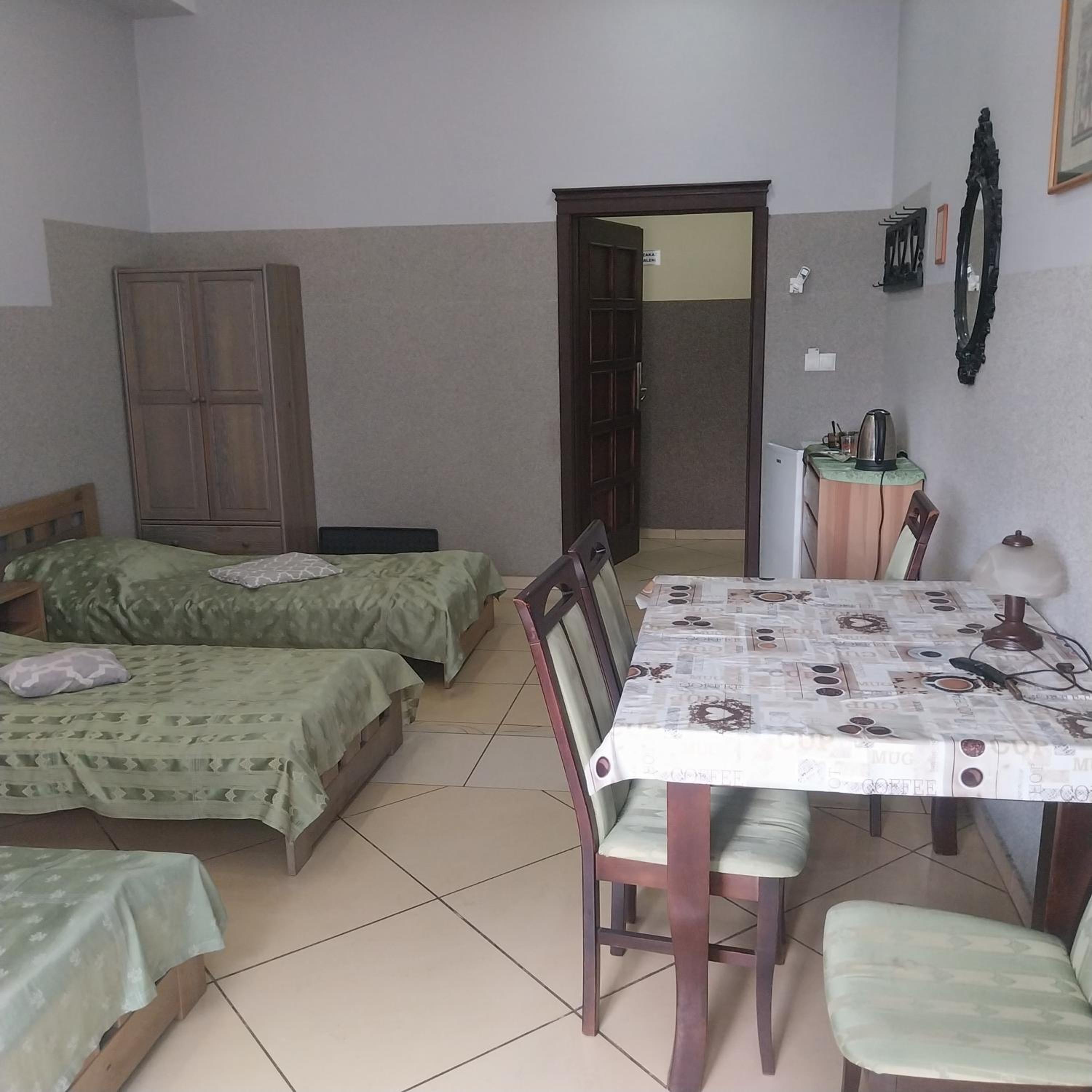 Family Room with Balcony photo 3