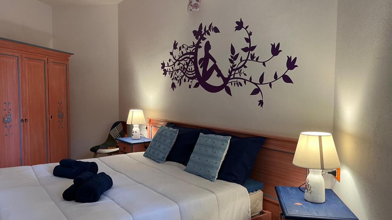 Large Double Room - Photo 3