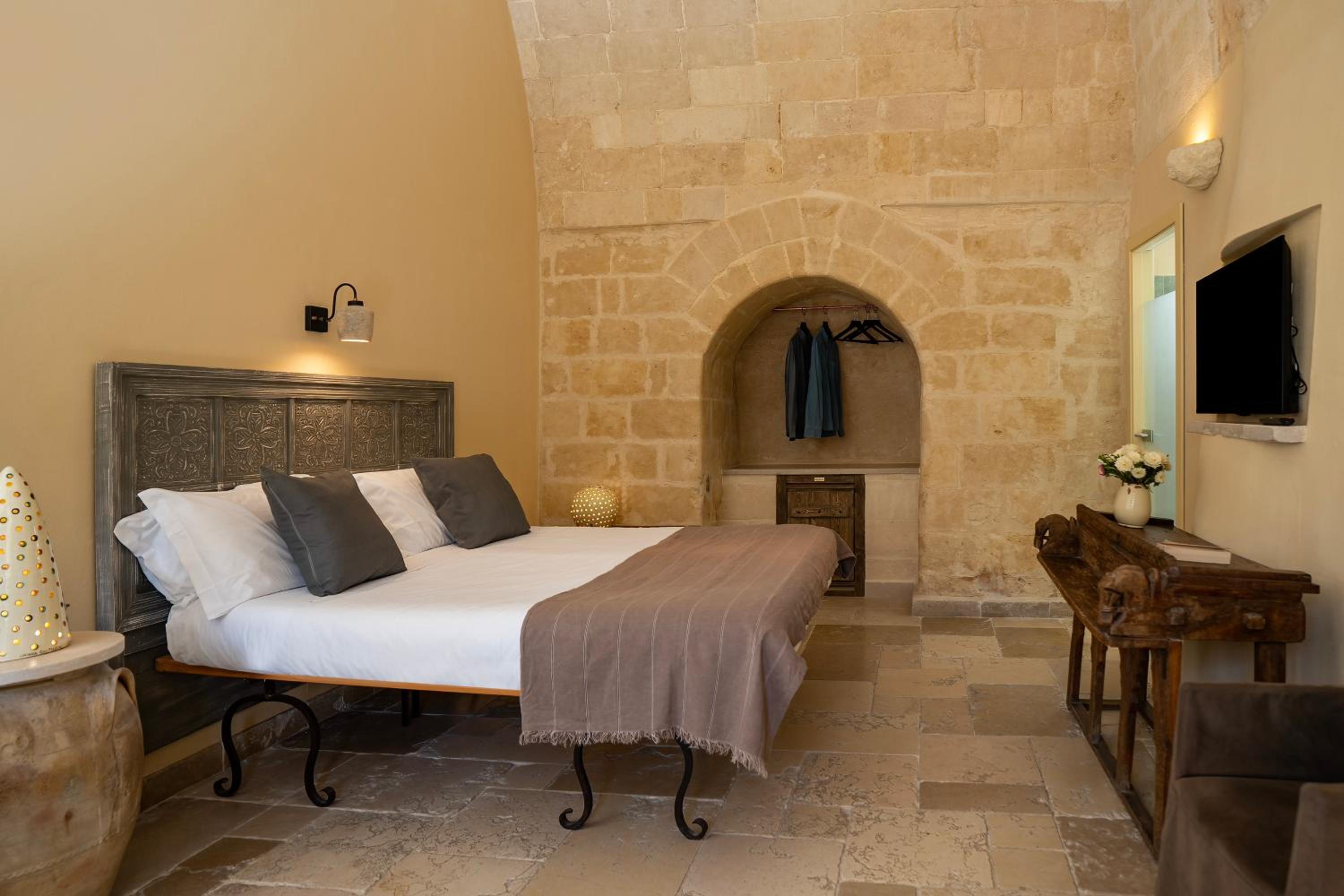 Superior Double or Twin Room - Photo 12