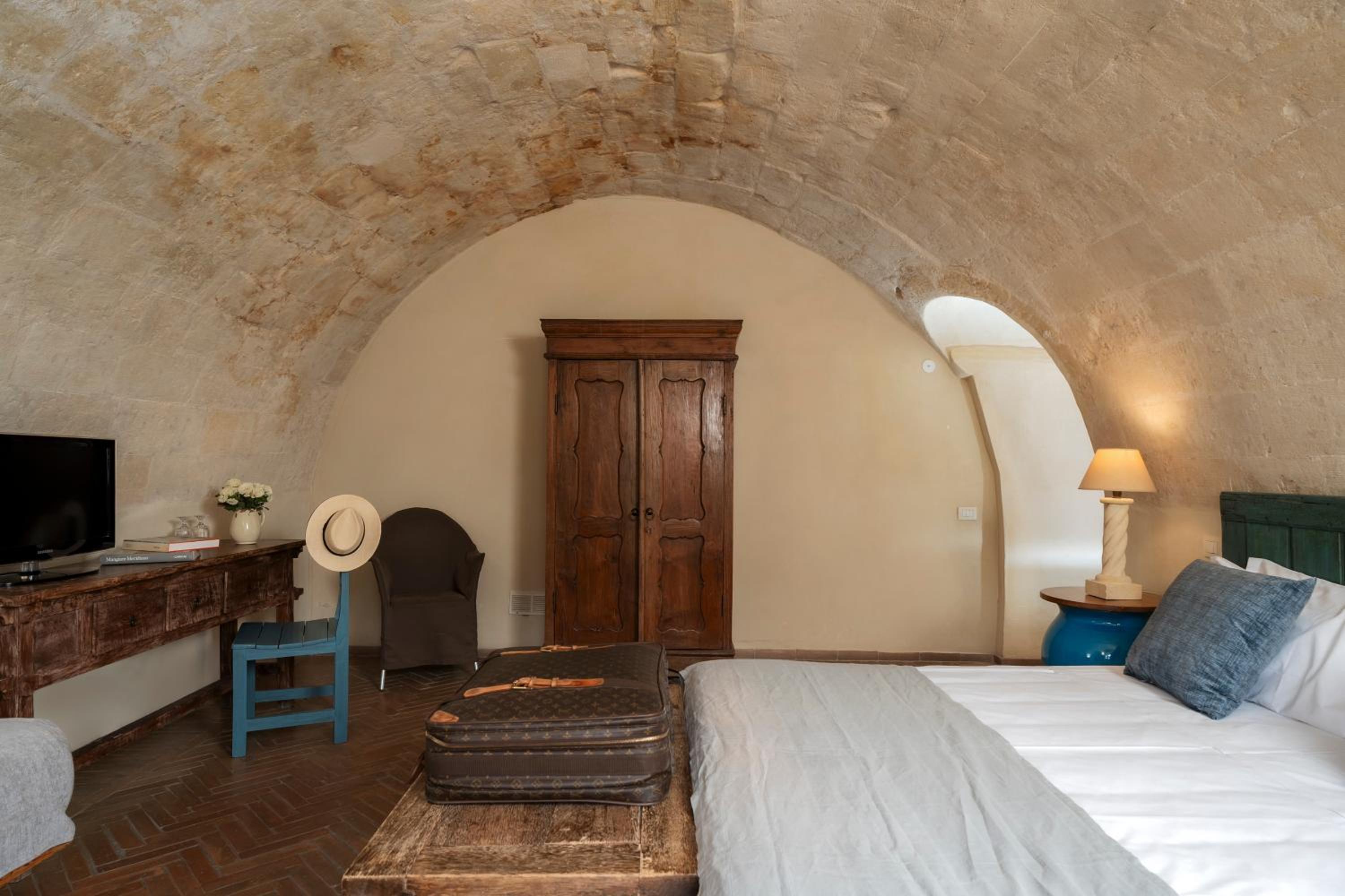 Superior Double or Twin Room with City View - Photo 7