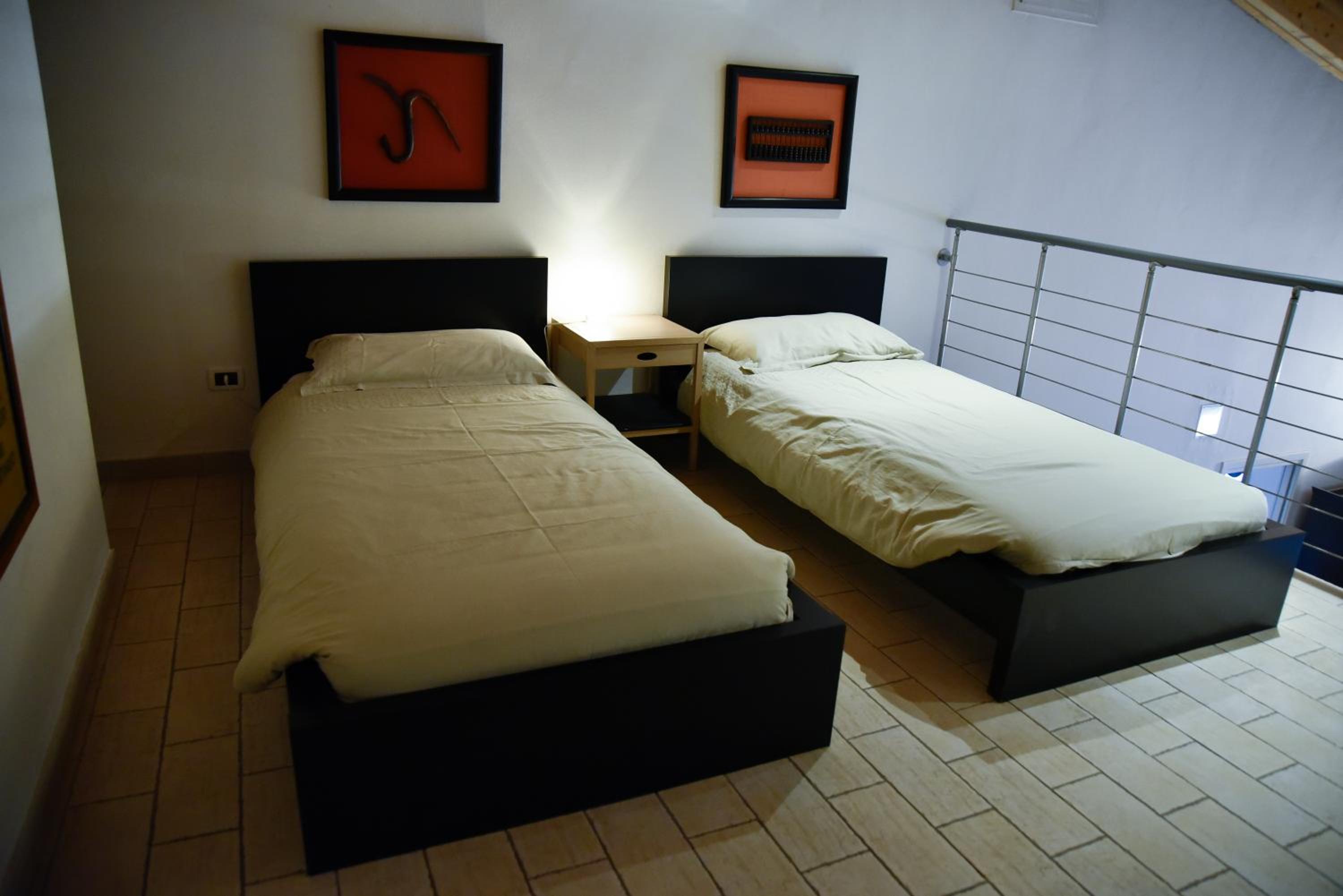 Duplex Quadruple Room - Photo 9
