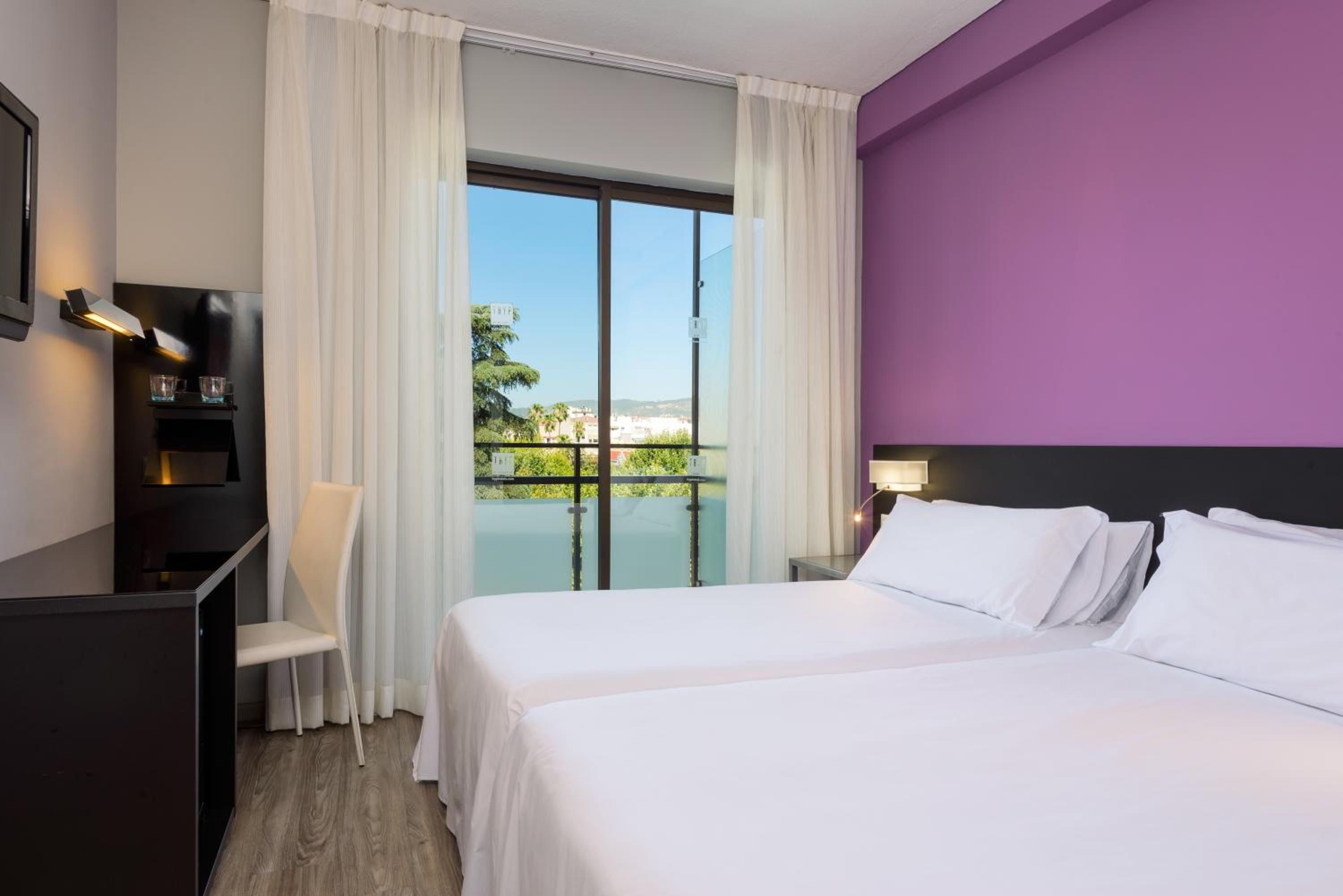 Deluxe Twin Room - Photo 1