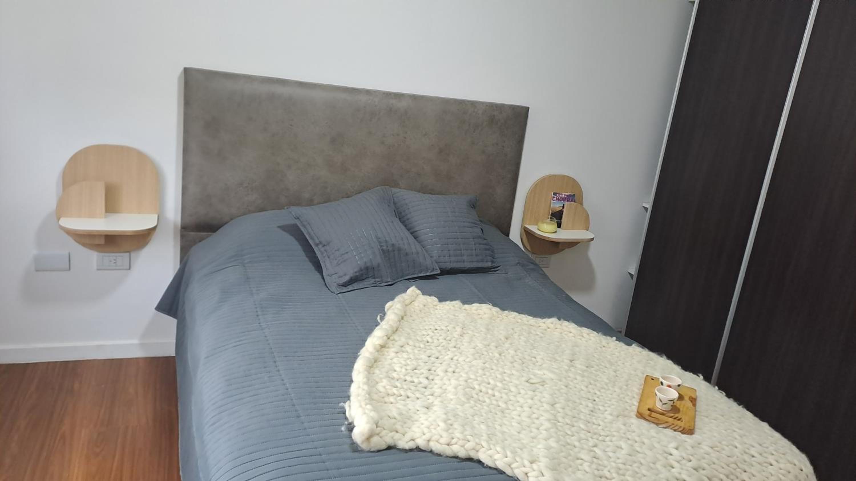 One-Bedroom Apartment photo 3
