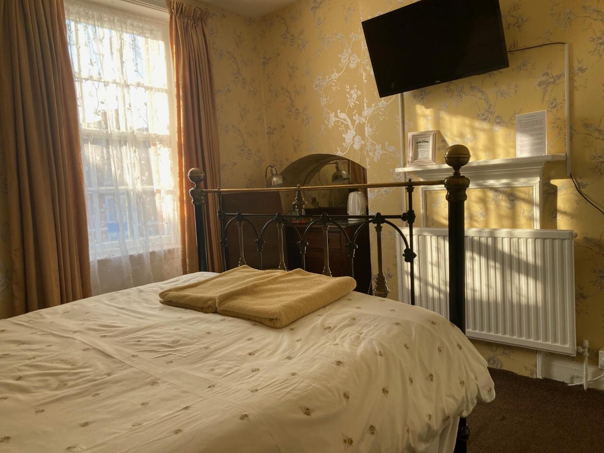 Double Room with Private Bathroom photo 3