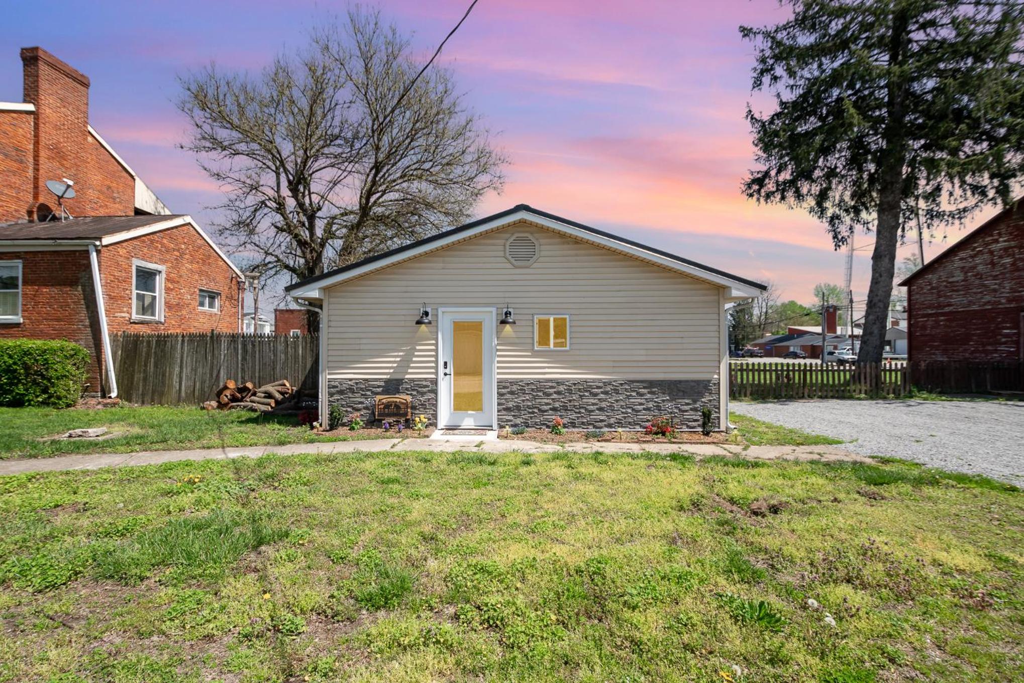 One-Bedroom House photo 3