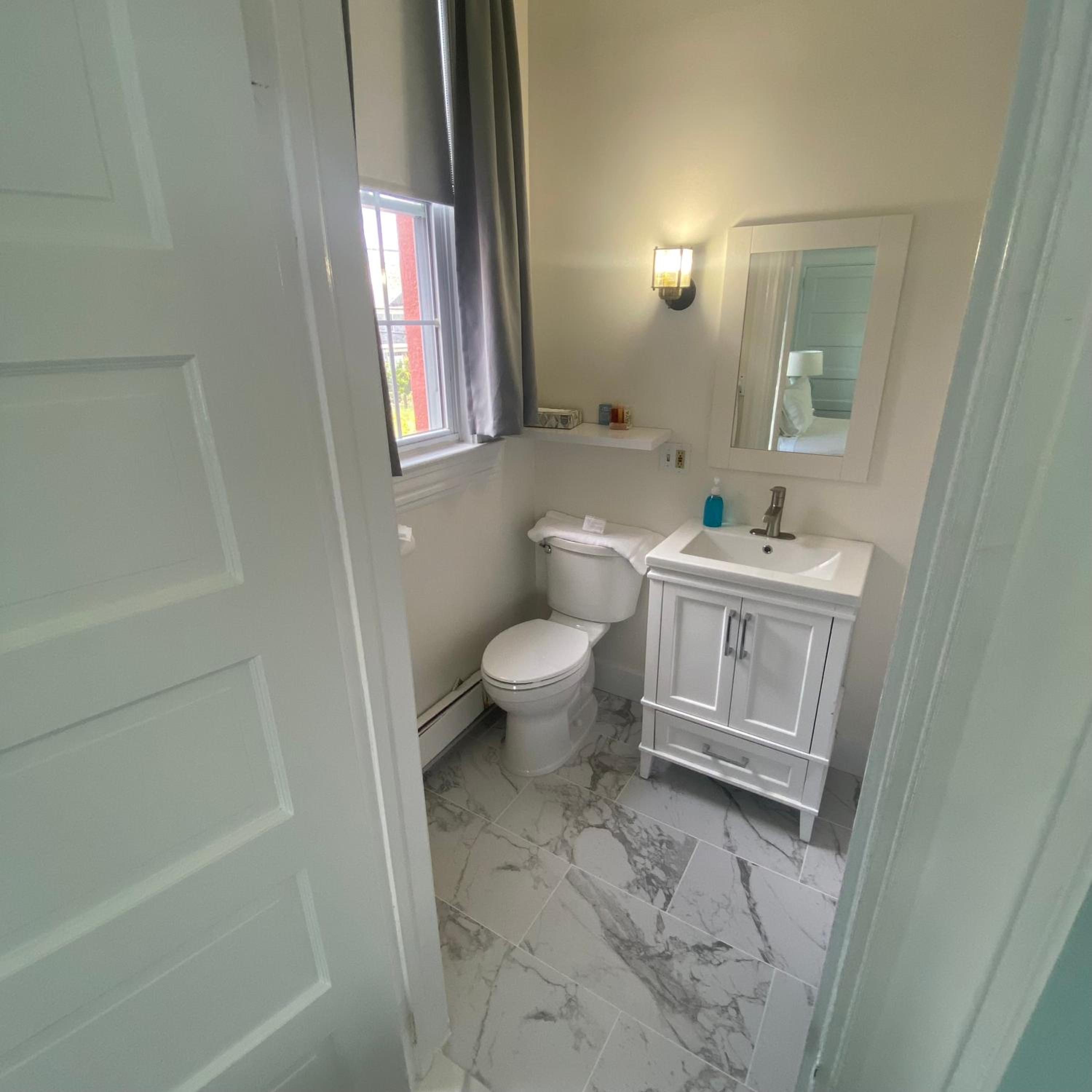 Queen Room photo 3