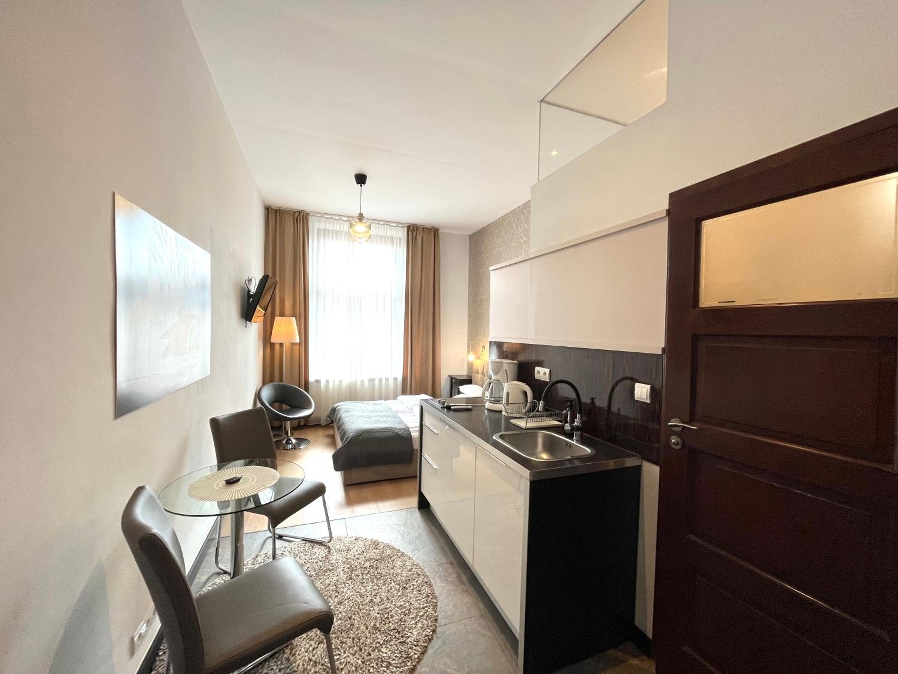 Studio (2 Adults)