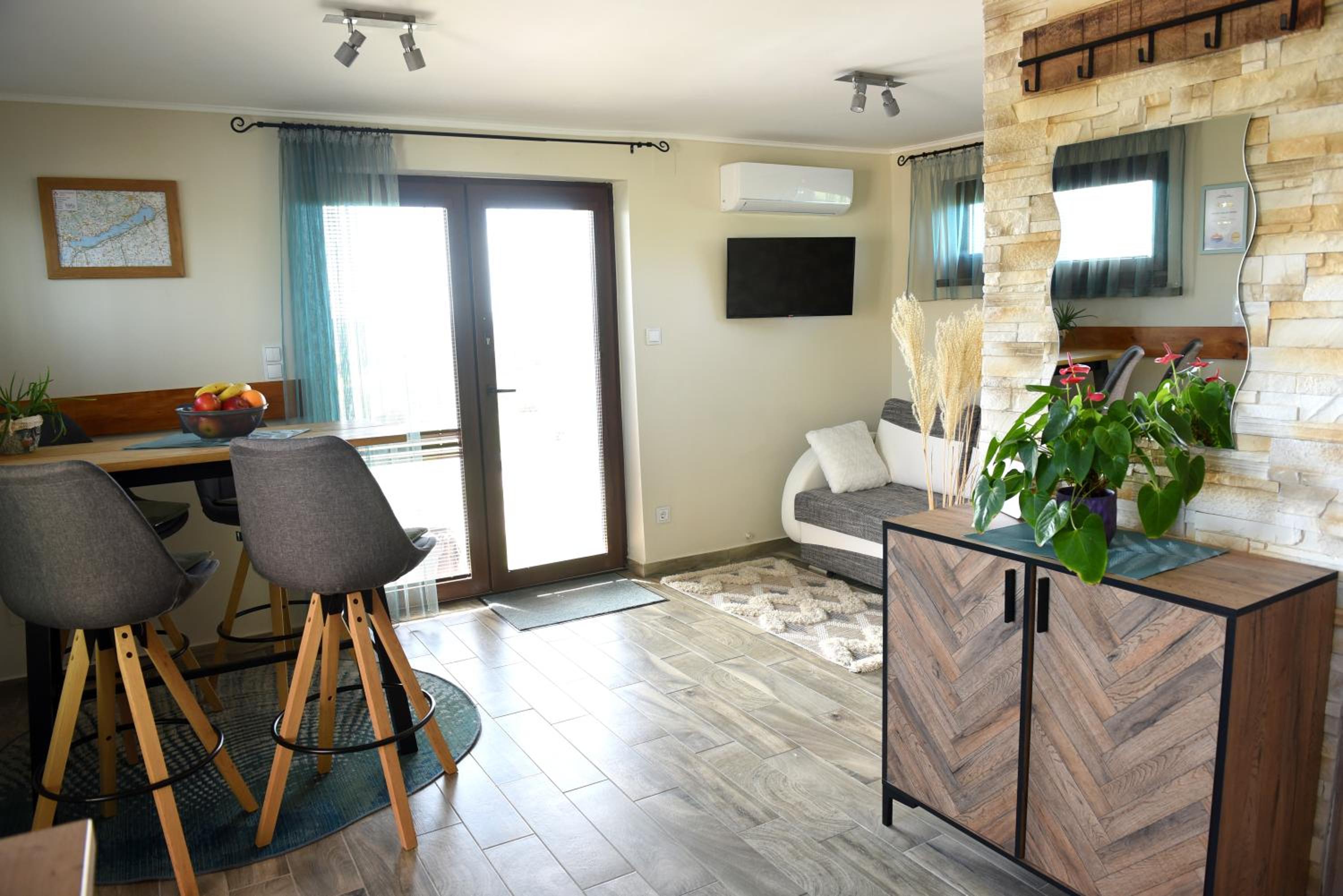 One-Bedroom House photo 2