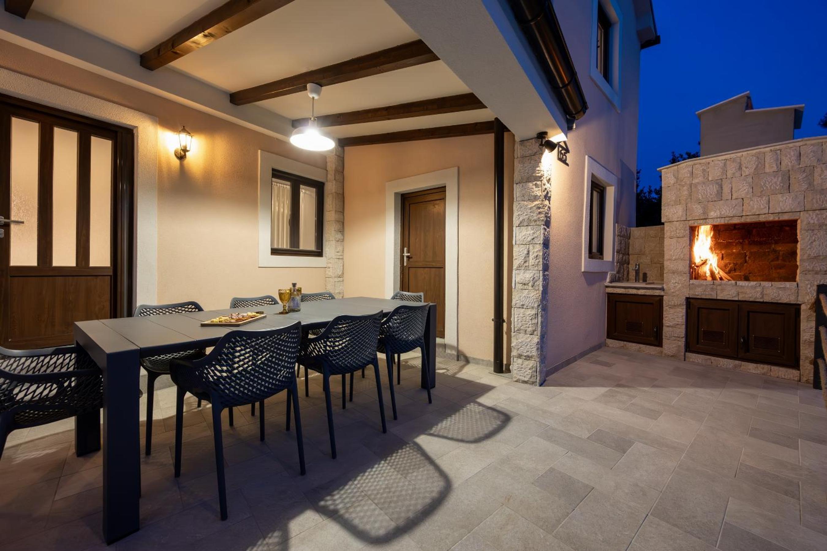 Villa photo 2