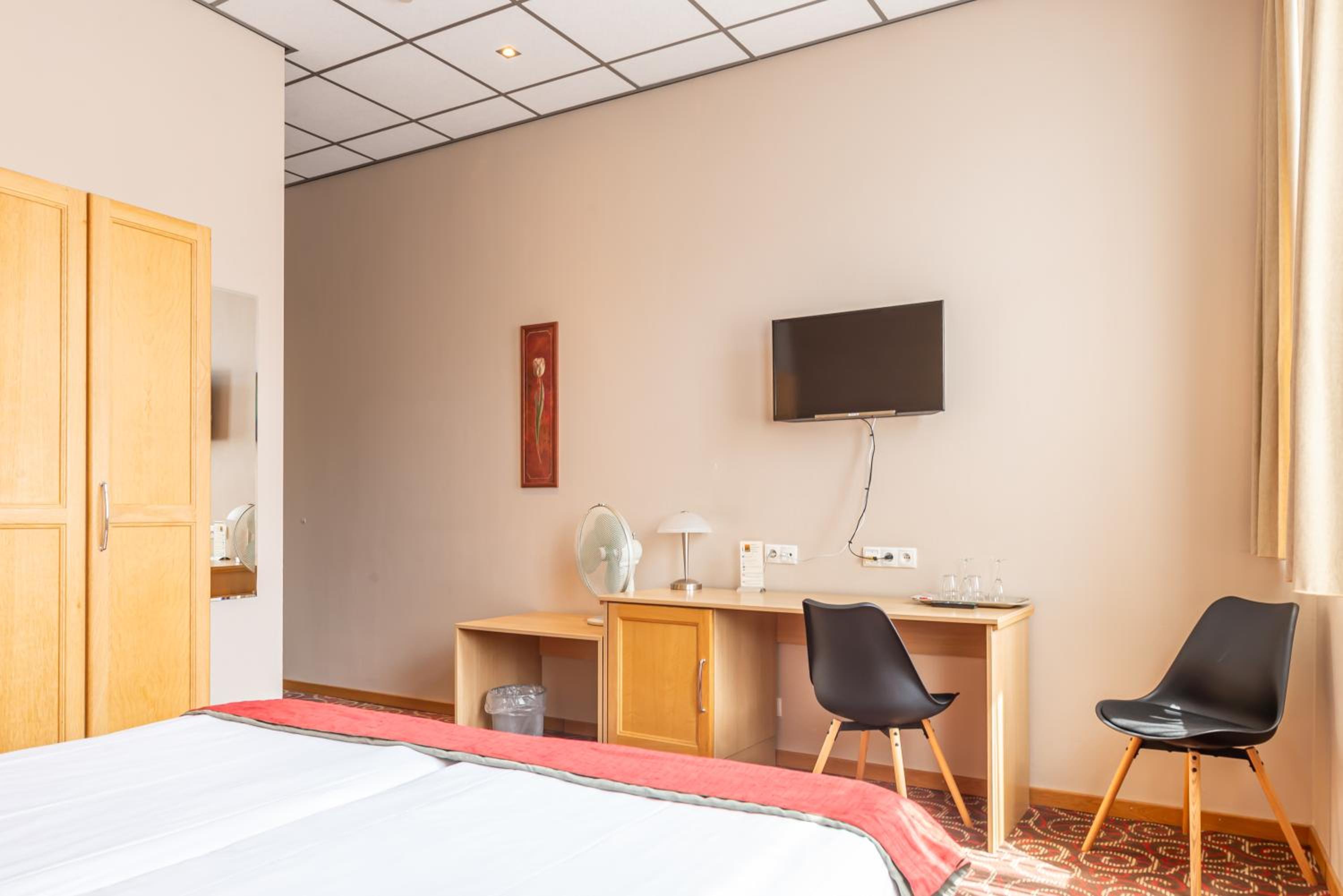 Double Room - Photo 4