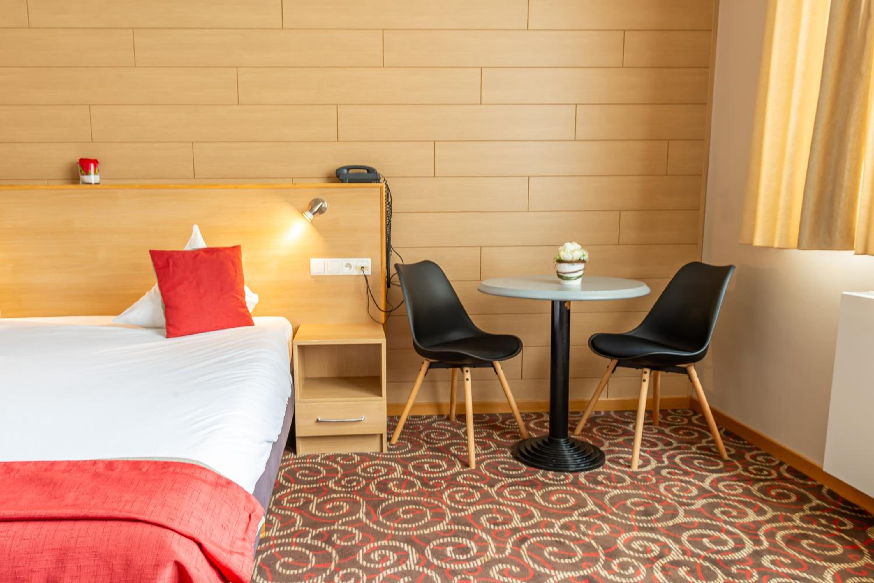 Large Double Room photo 1