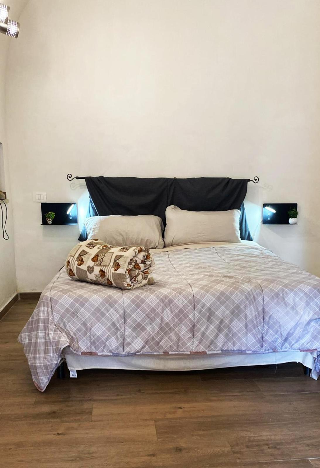 Double Room - Photo 9