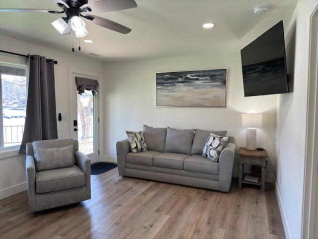 Lakefront Two Bedroom photo 1