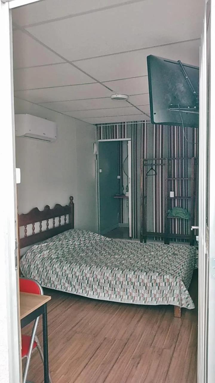 Studio in a Sea Container - Photo 16