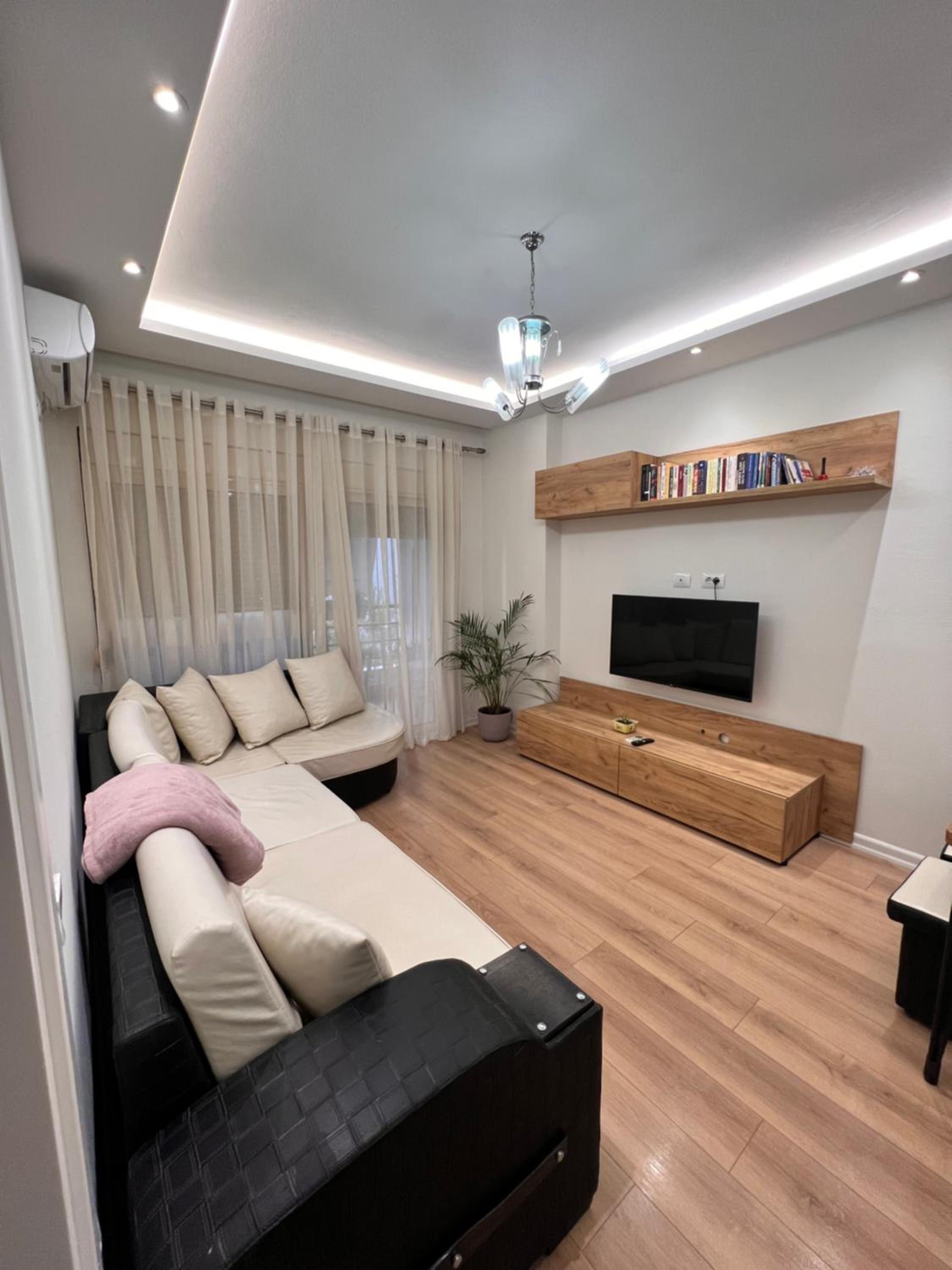 One-Bedroom Apartment photo 2