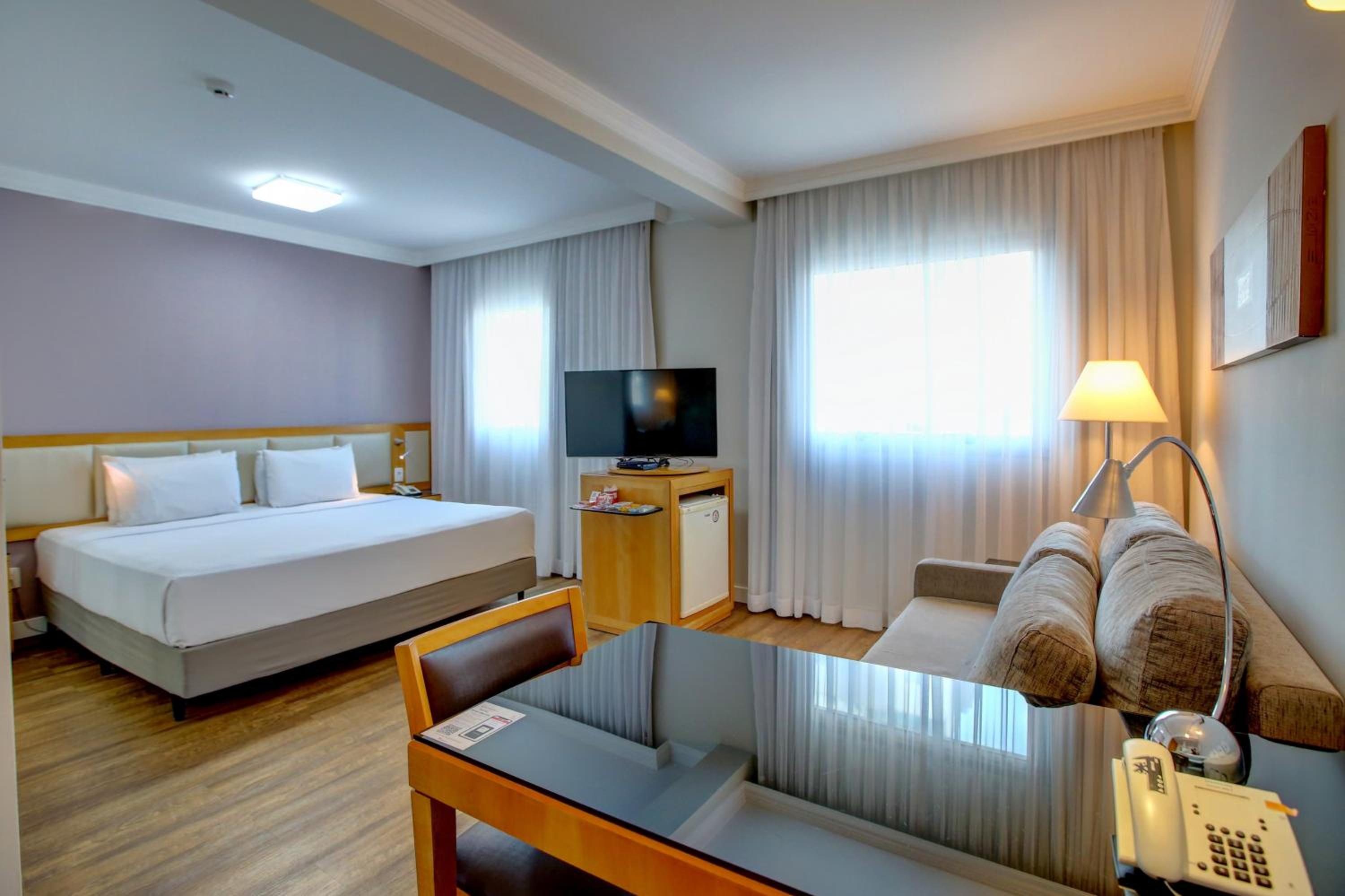 Executive King Suite - Non-Smoking