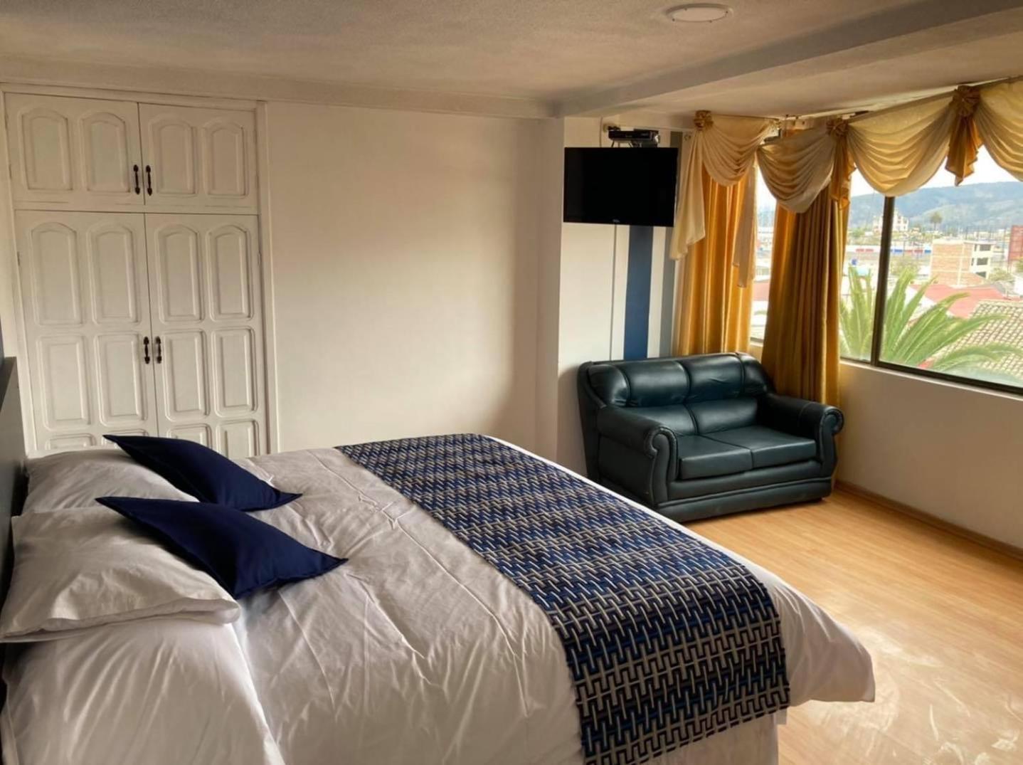 Deluxe King Room photo 2