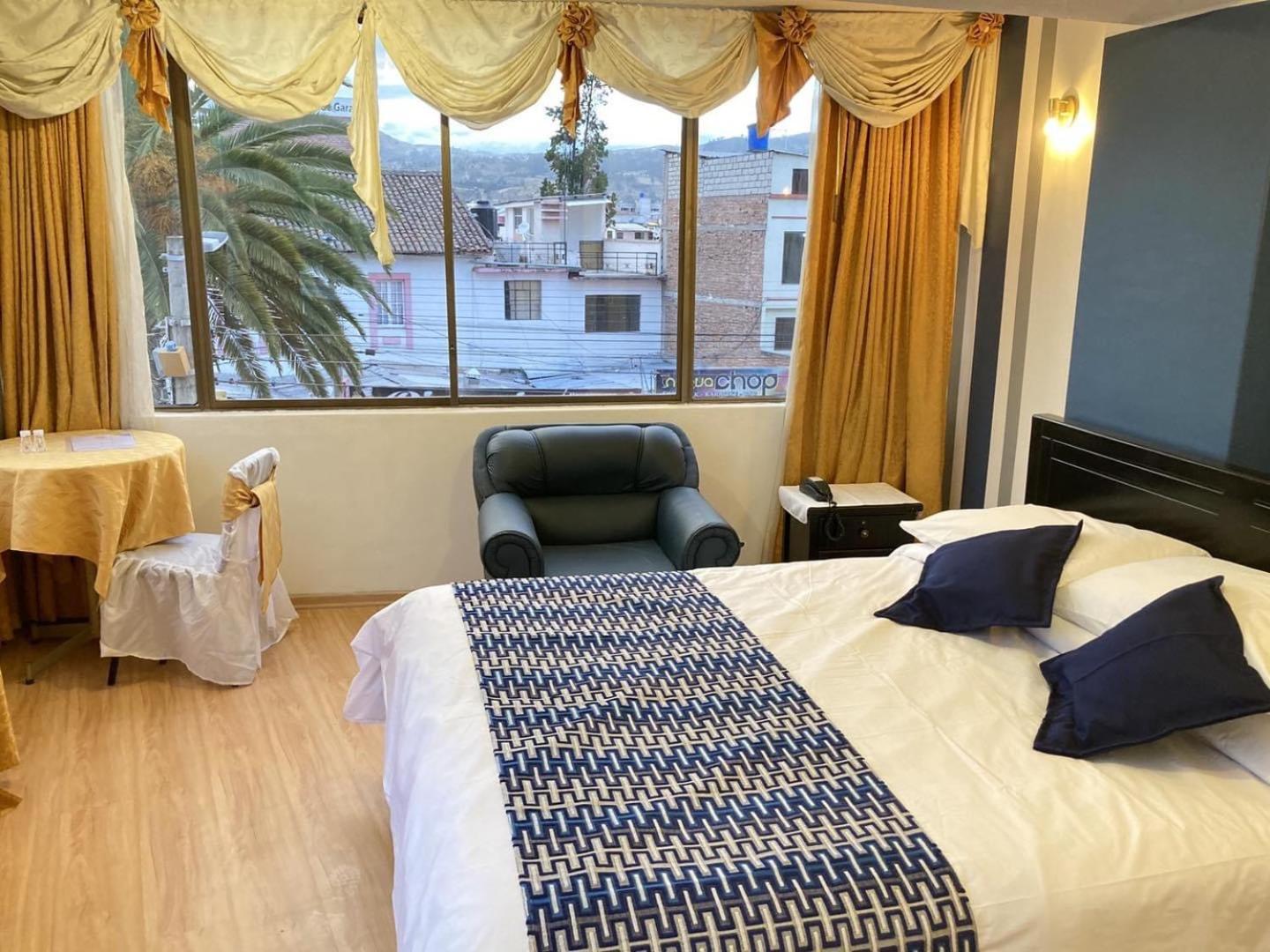 Deluxe King Room photo 3