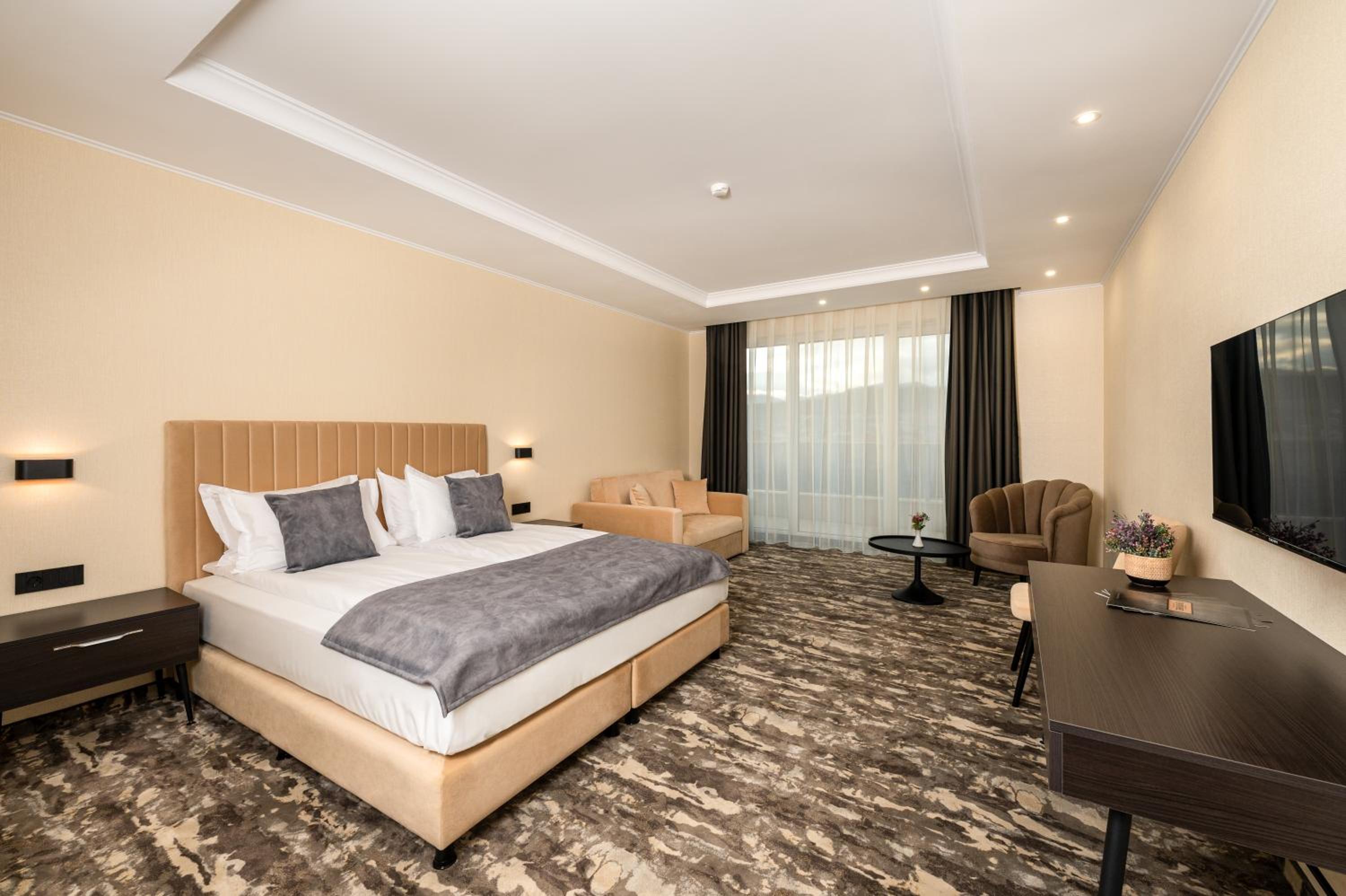 Deluxe Double Room photo 3