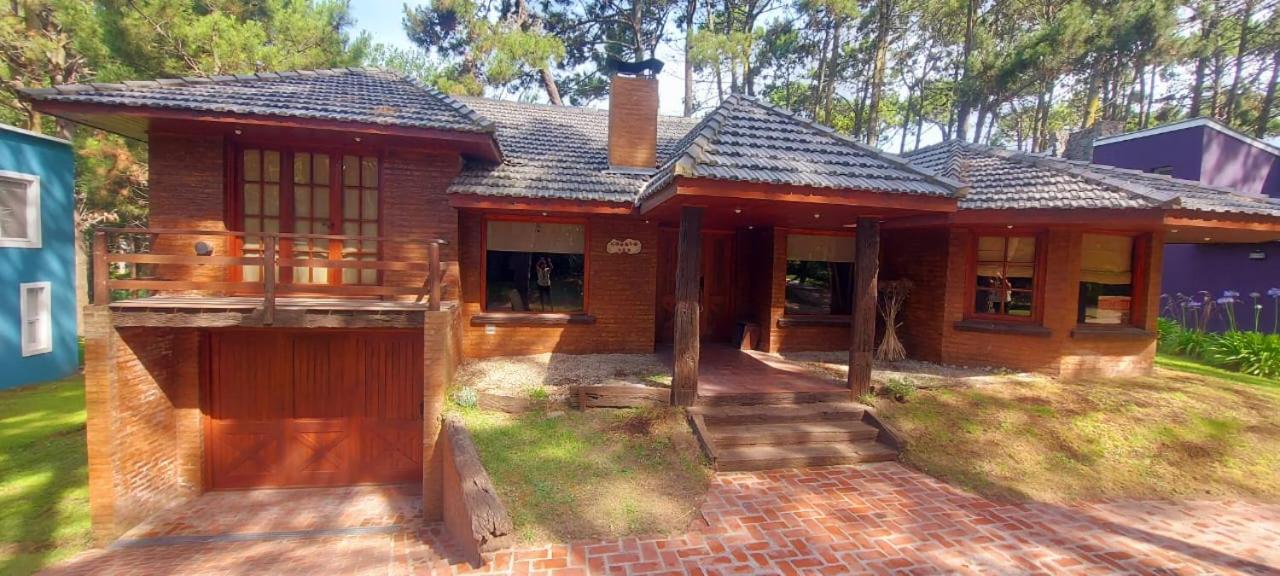 Four-Bedroom House photo 2
