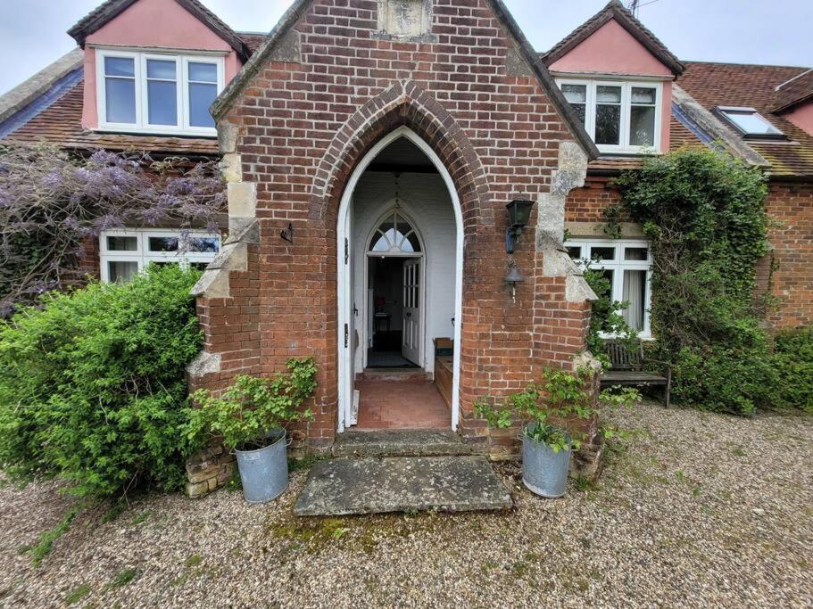 Five-Bedroom House photo 2