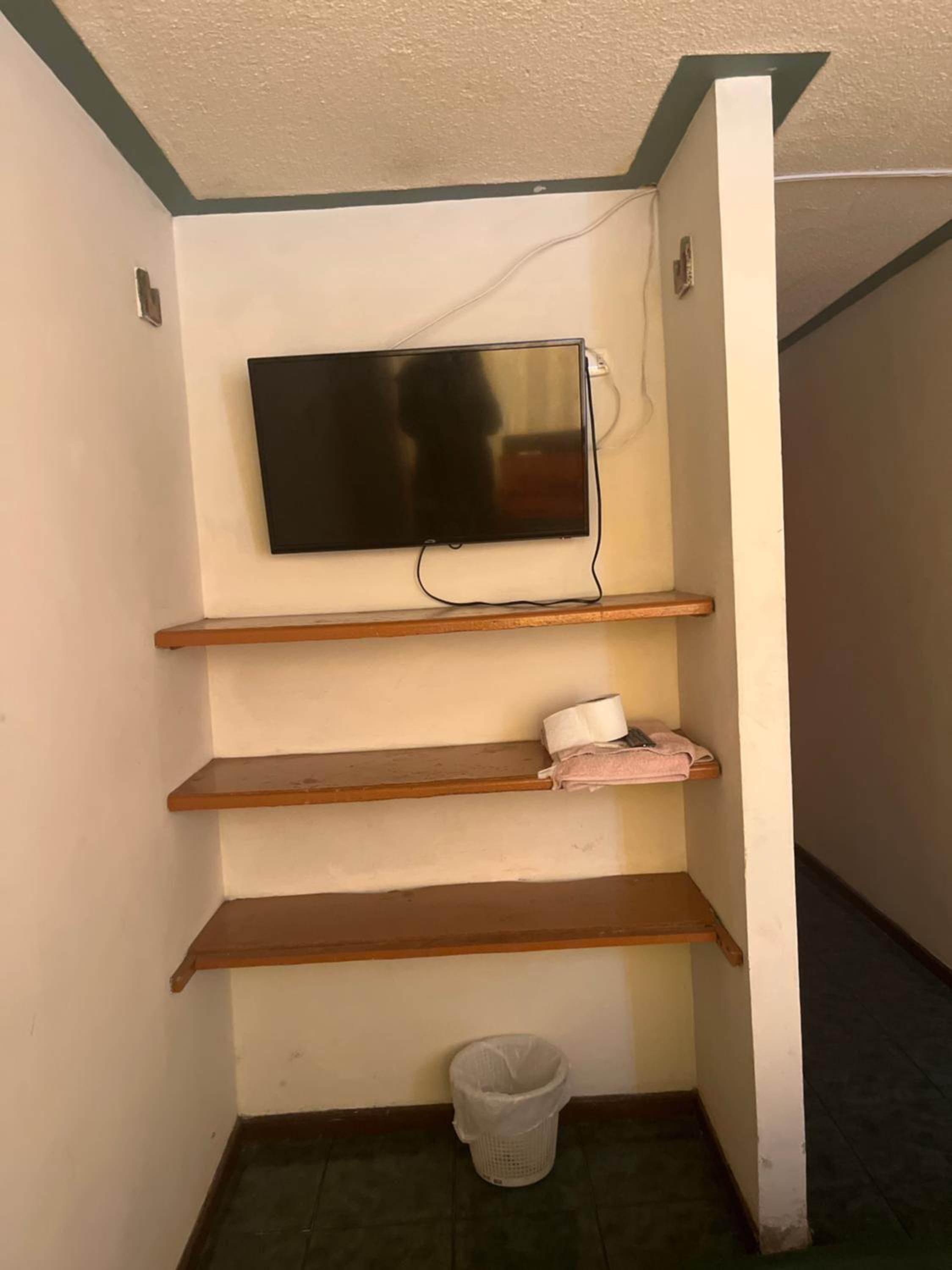 Single Room With Private Bathroom photo 3